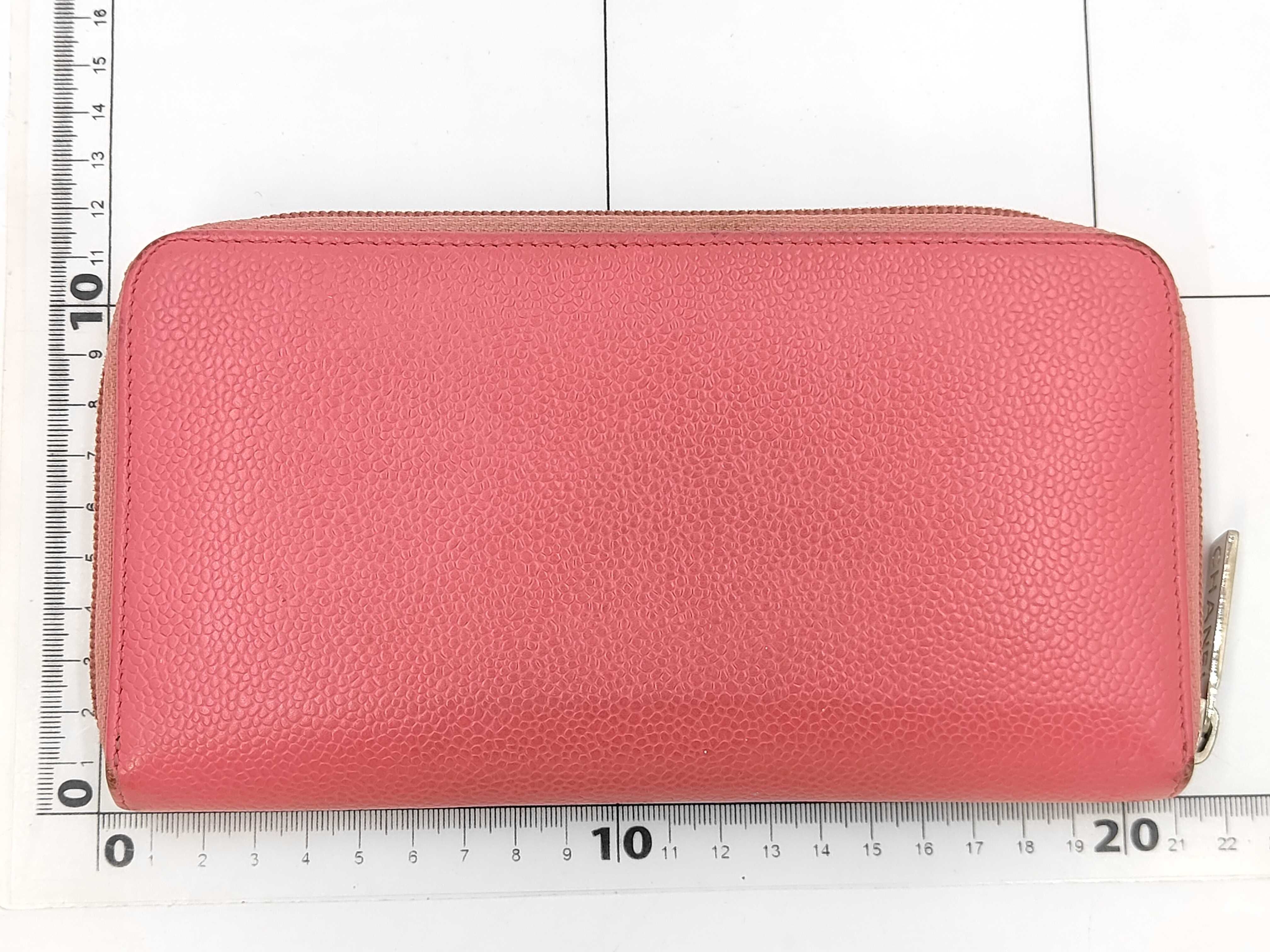 Round Zipper Caviar Leather Pink Long Wallet — view 2