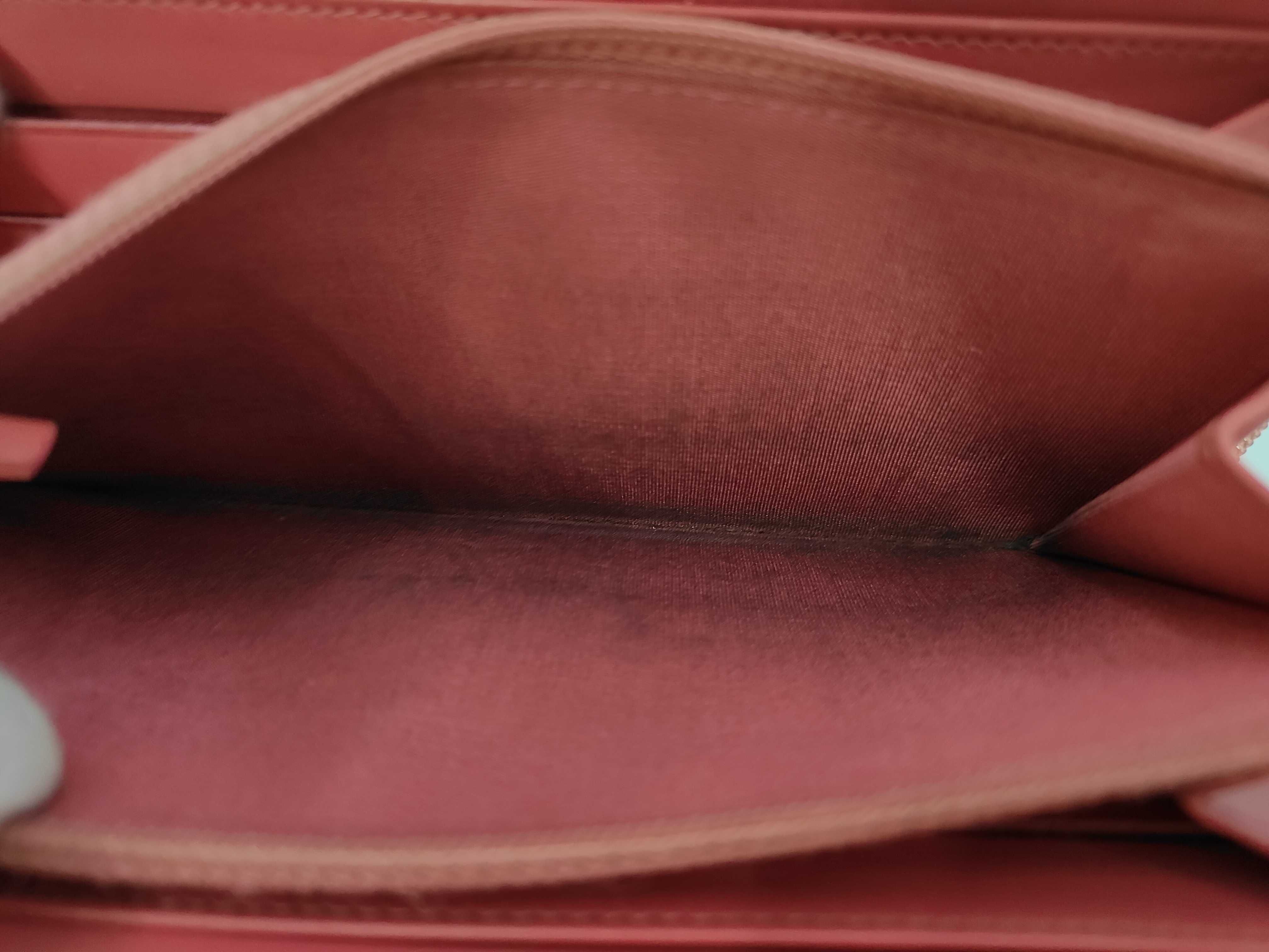 Round Zipper Caviar Leather Pink Long Wallet — view 13