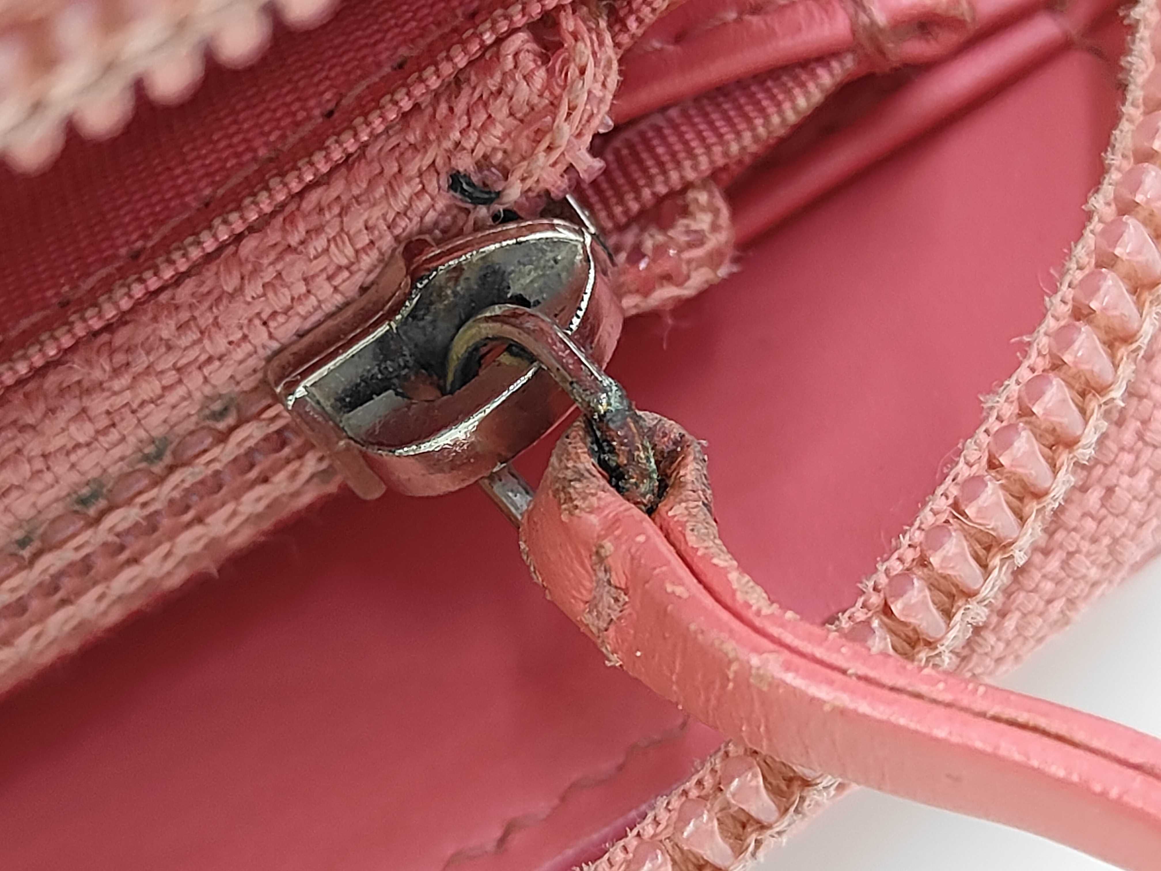 Round Zipper Caviar Leather Pink Long Wallet — view 14