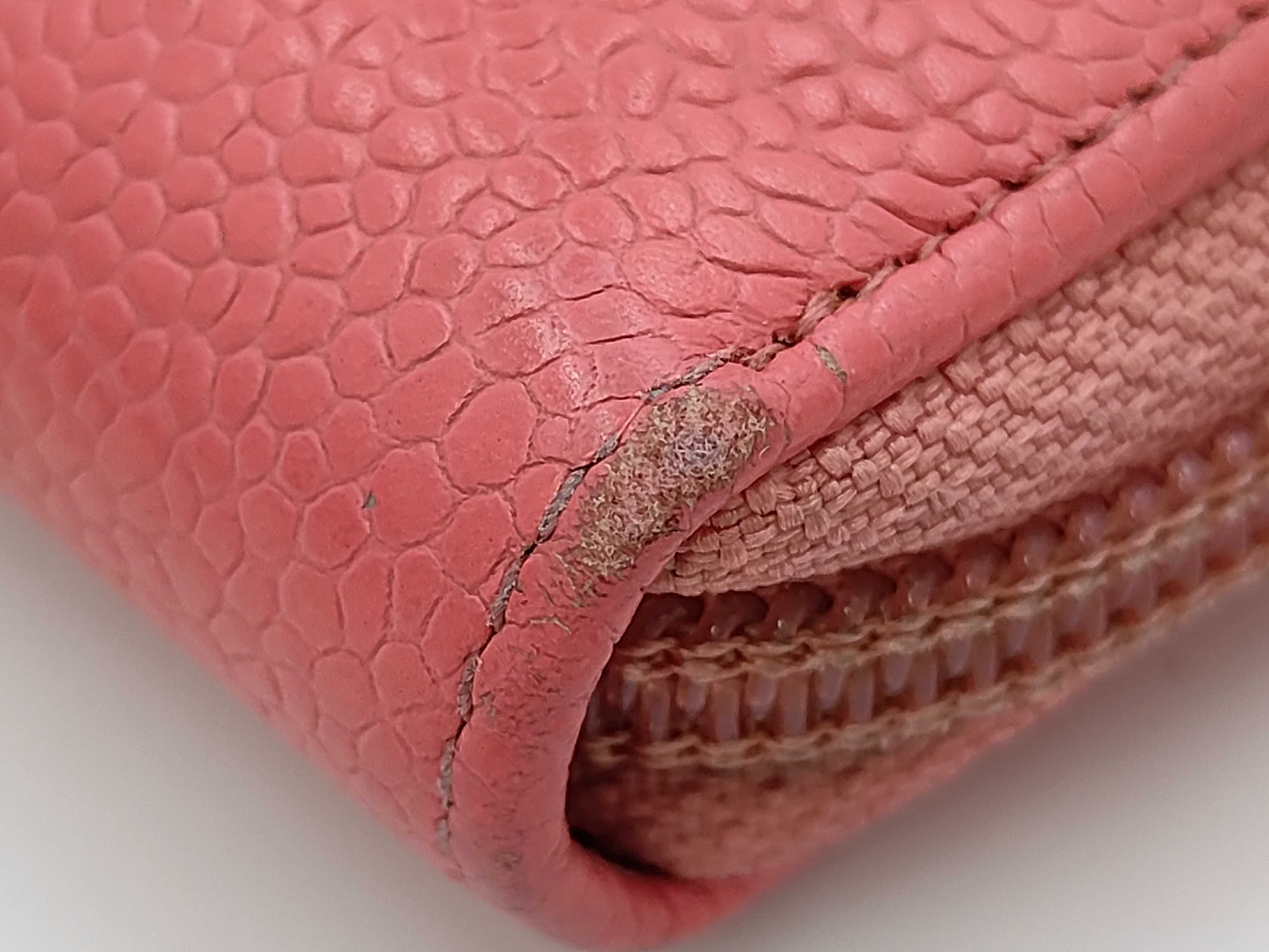 Round Zipper Caviar Leather Pink Long Wallet — view 7