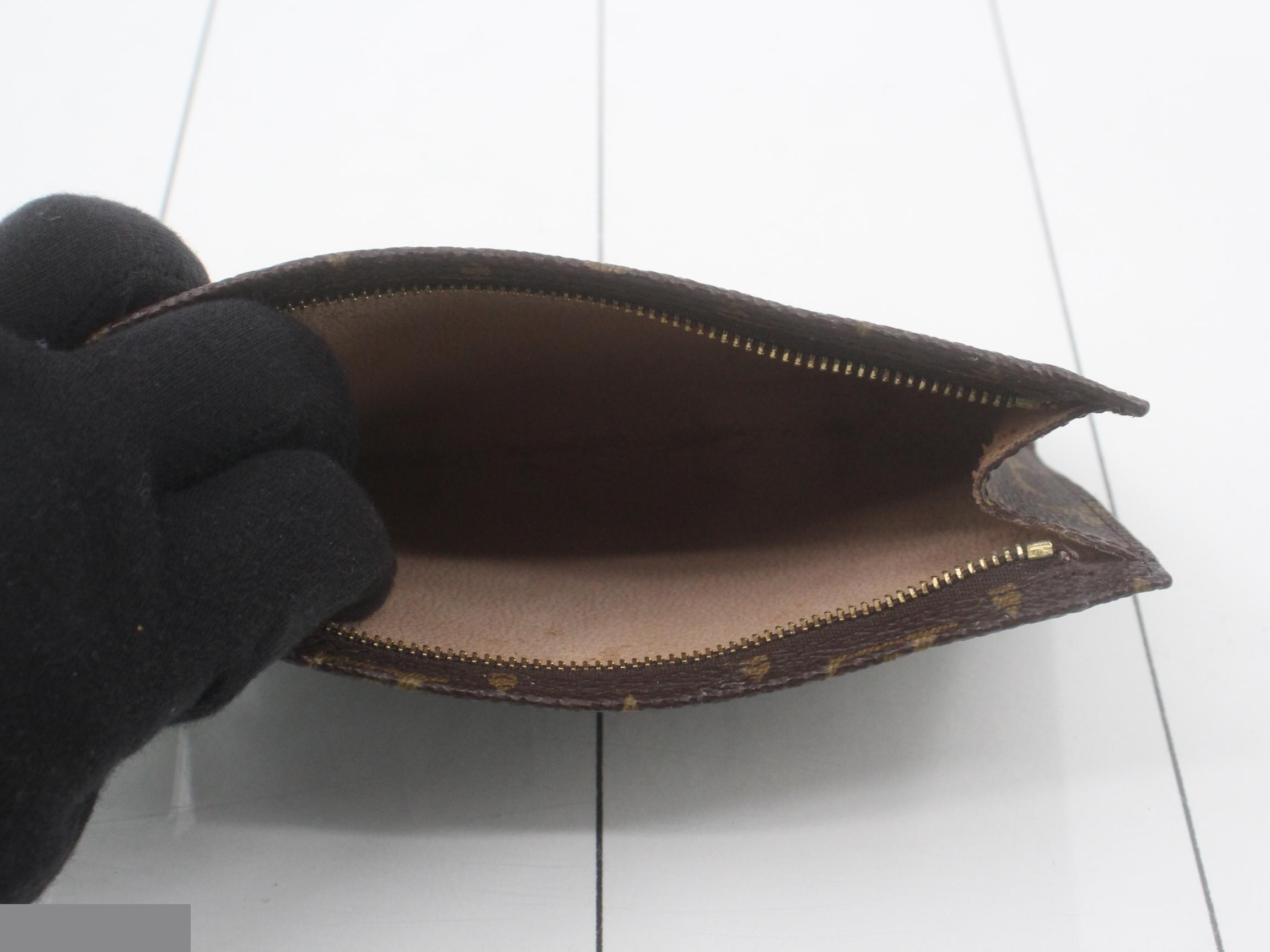 Monogram Bucket PM included pouch — view 4