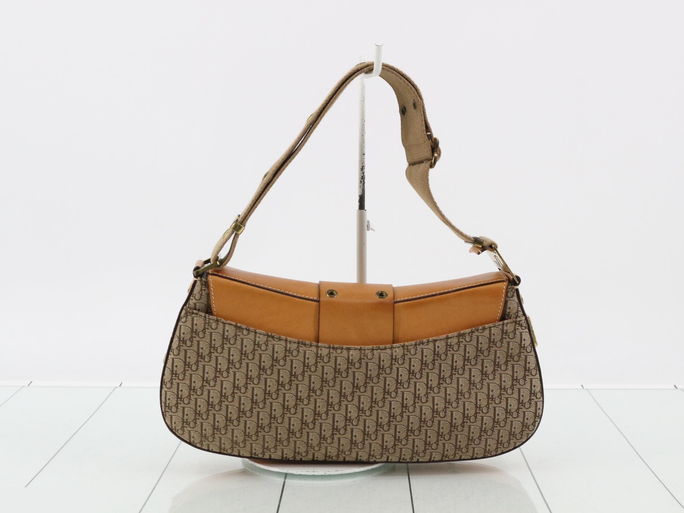 Bags & Shoulder Bags - Street Chic Line — view 2