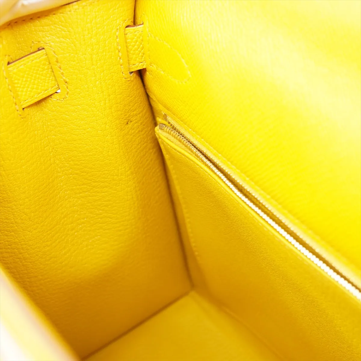 Kelly 28 Serie Vaux Epson Jaune Ambre Gold hardware C:2018 Storage bag included Strap unopened — view 14