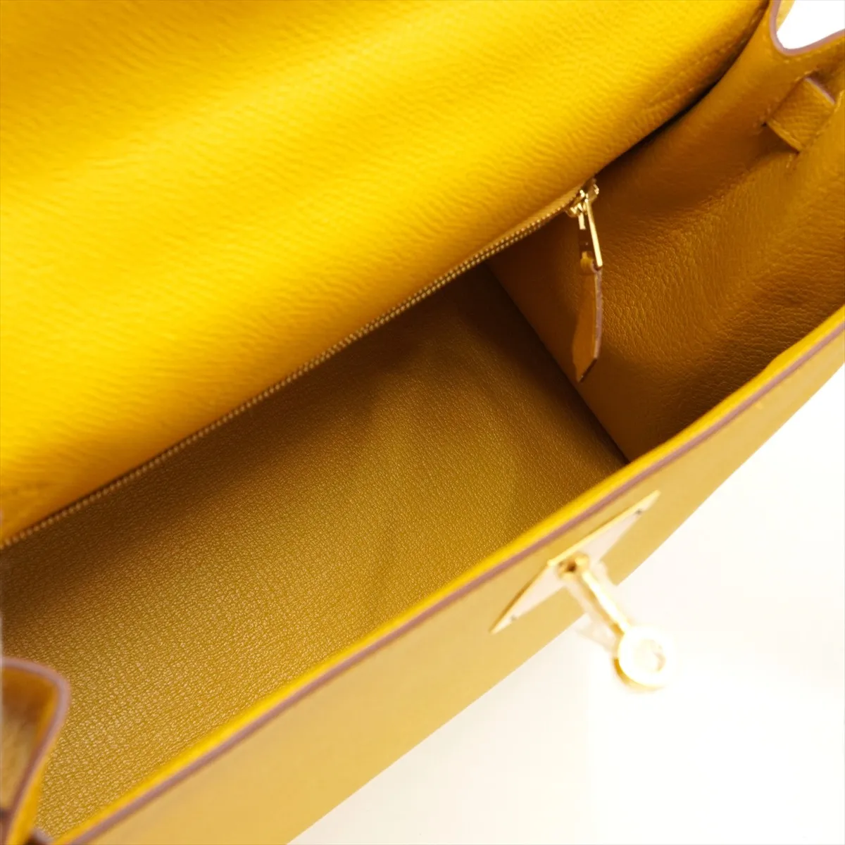 Kelly 28 Serie Vaux Epson Jaune Ambre Gold hardware C:2018 Storage bag included Strap unopened — view 8