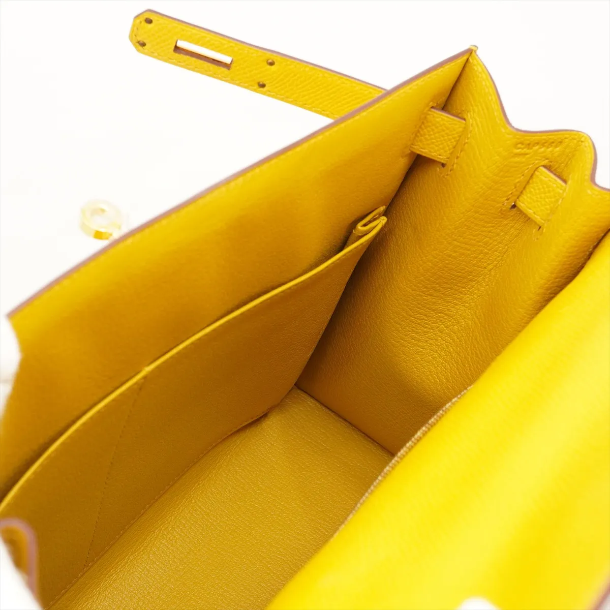 Kelly 28 Serie Vaux Epson Jaune Ambre Gold hardware C:2018 Storage bag included Strap unopened — view 9