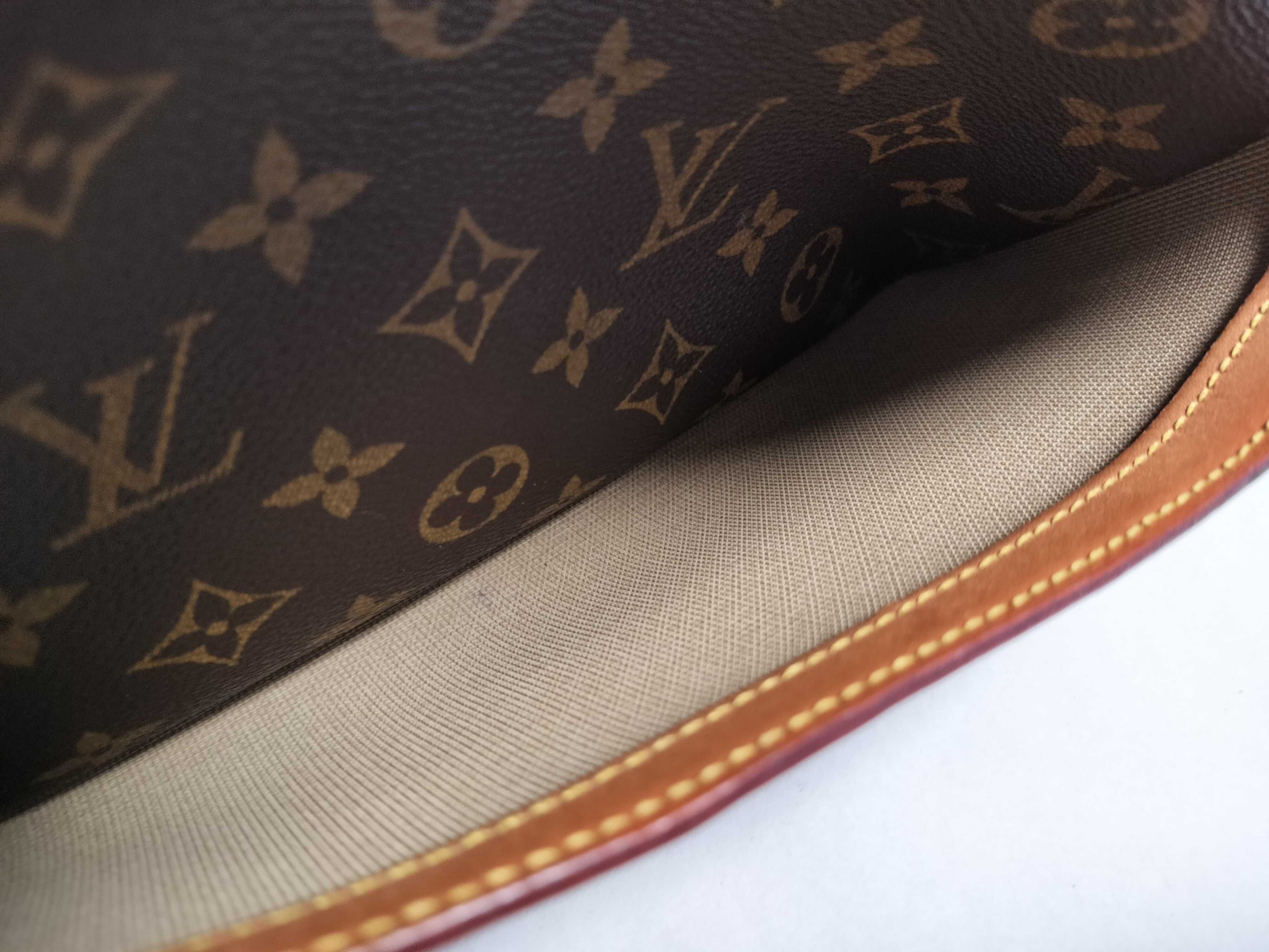 Monogram Louis Vuitton Reporter PM M45254 Monogram Shoulder Bag — view 15