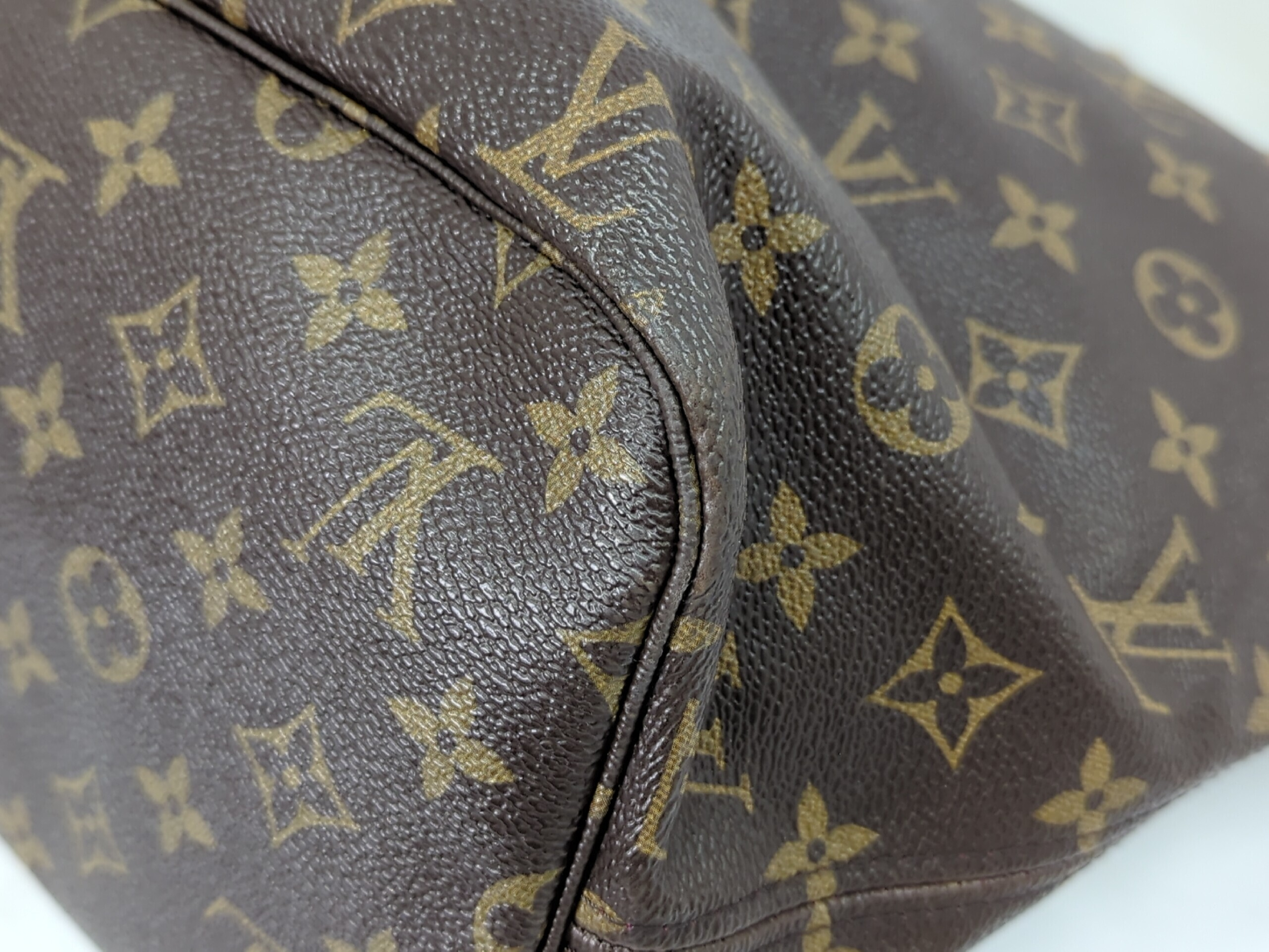M40996 Monogram Neverfull MM Handbag — view 4