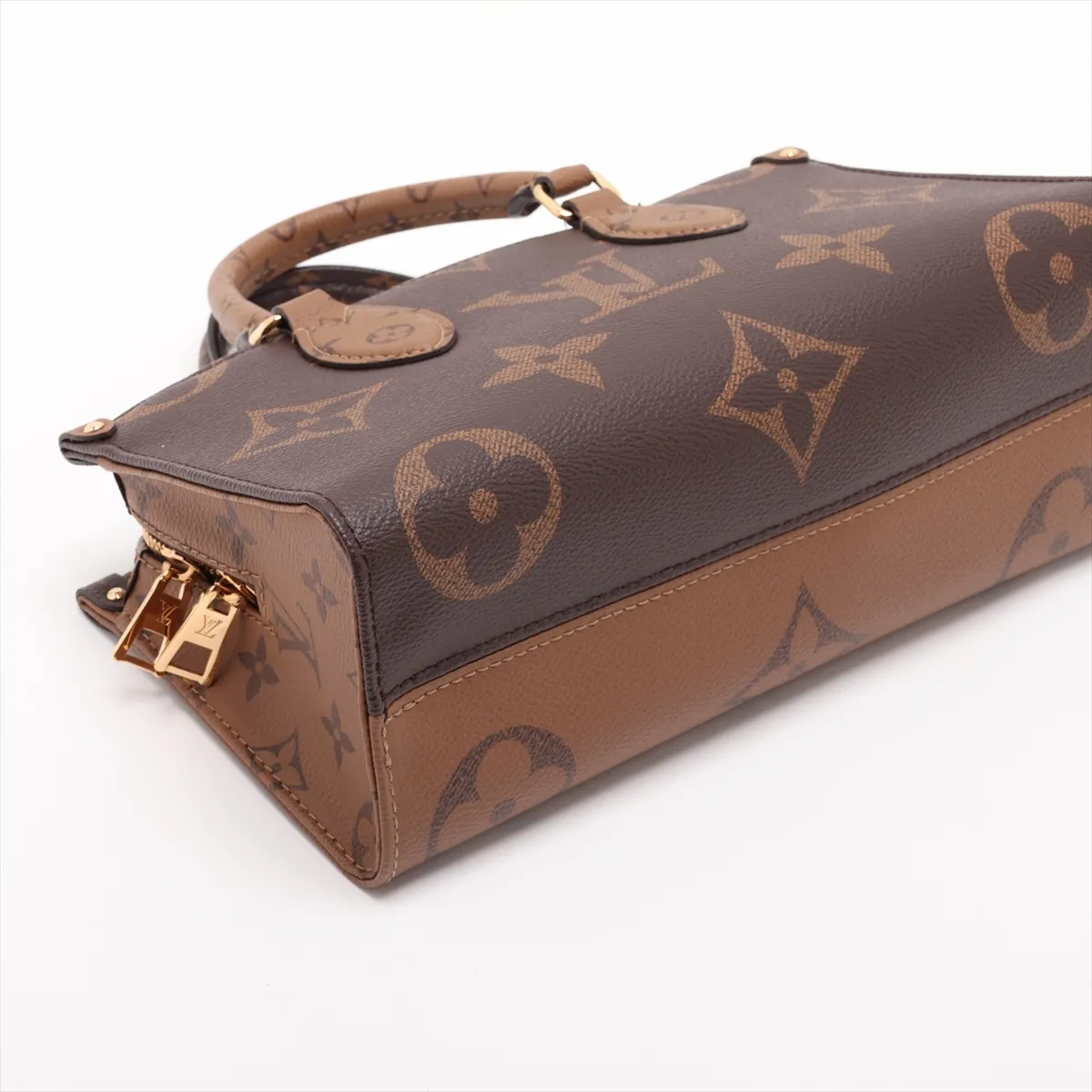 Giant Monogram Reverse OnTheGo EW M46653 Brown (RFID detected) — view 4