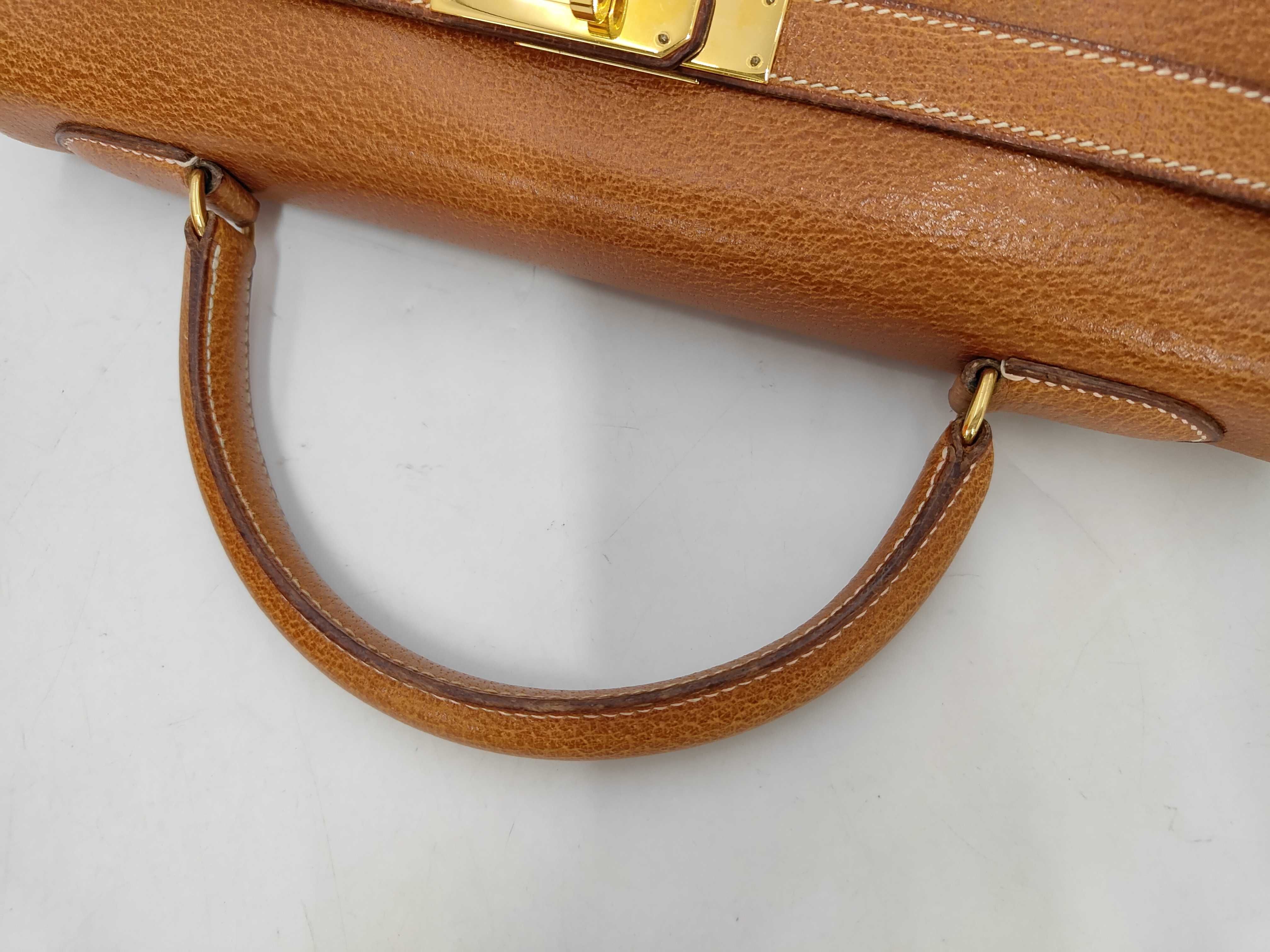 Kelly 32 Natural Courchevel Leather, Gold Hardware, External Stitching, Purchased in 1991, U Stamp, Strap and Key Included, Handbag — view 4