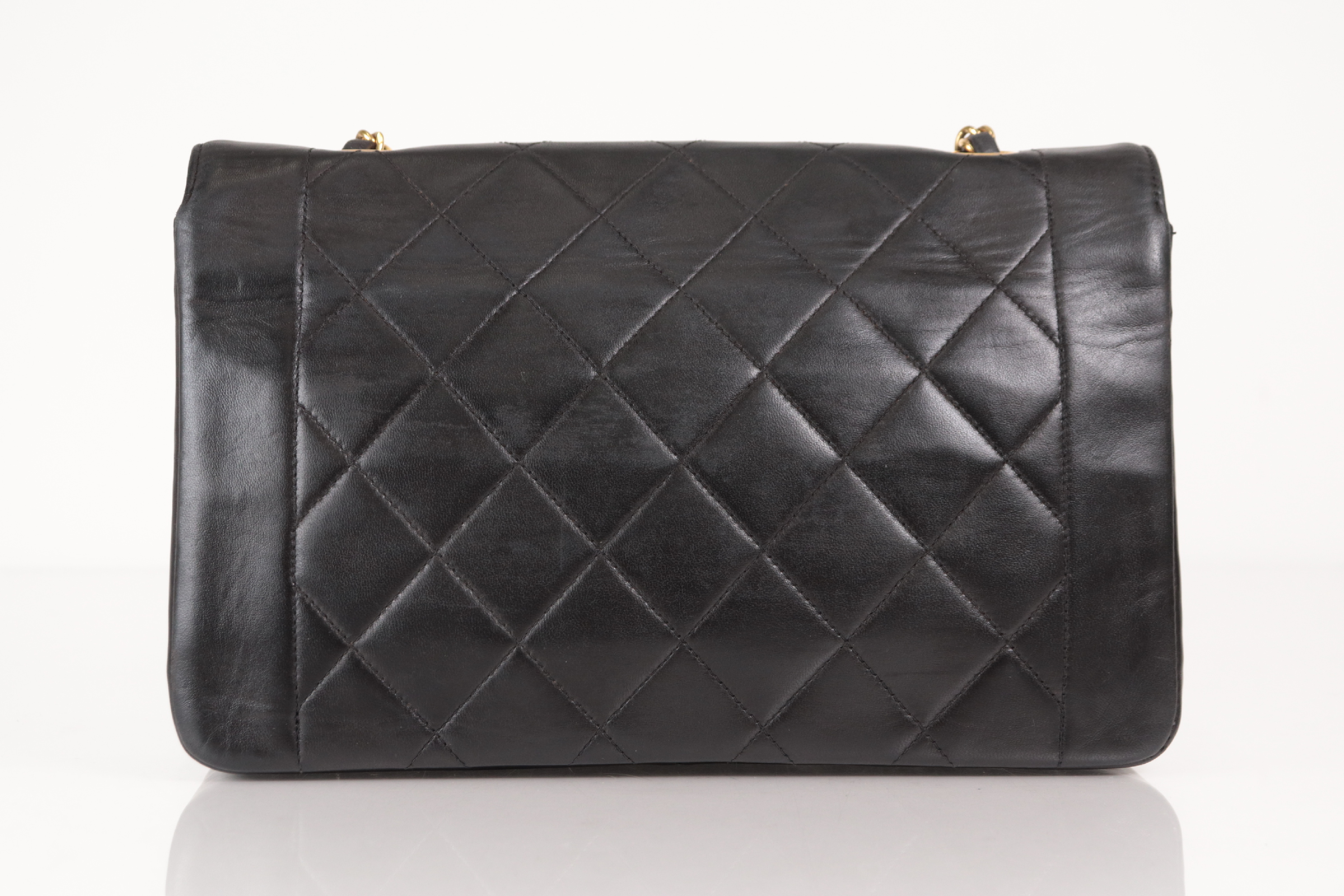 Diana 25 Lambskin Chain Shoulder Bag (Serial No. 2) — view 3