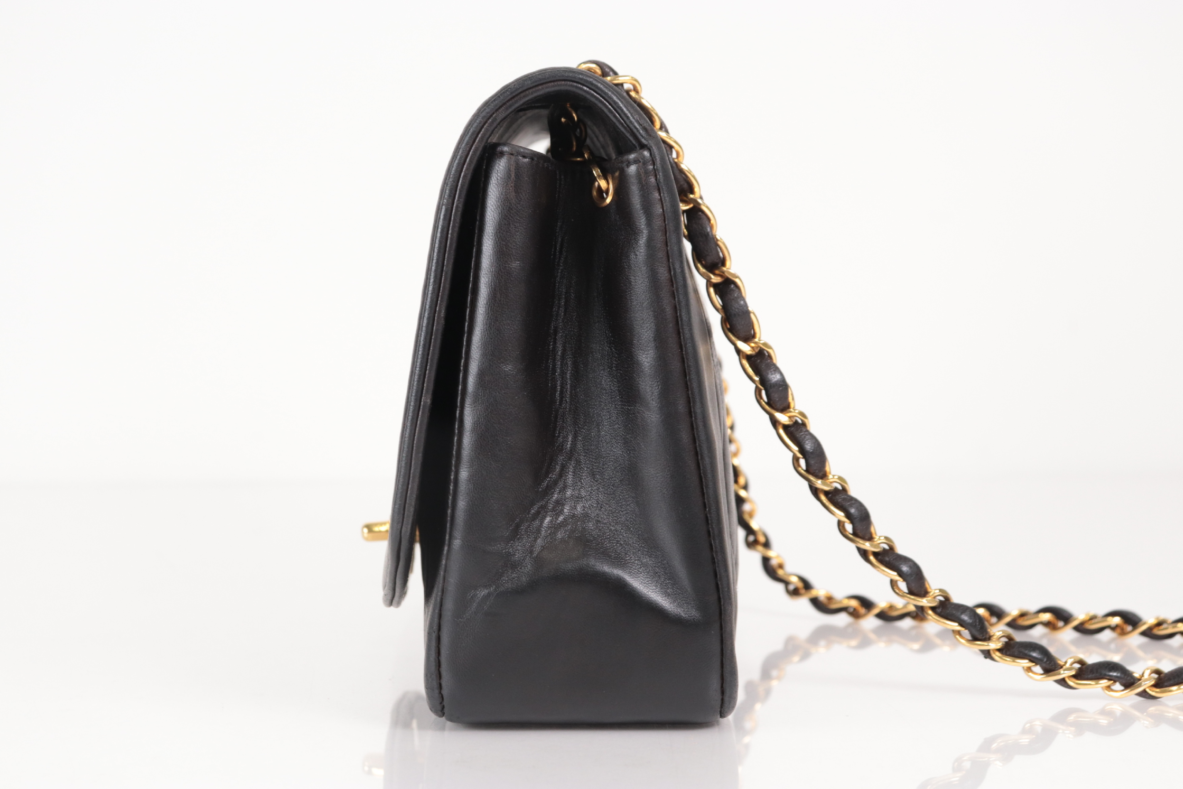 Diana 25 Lambskin Chain Shoulder Bag (Serial No. 2) — view 4