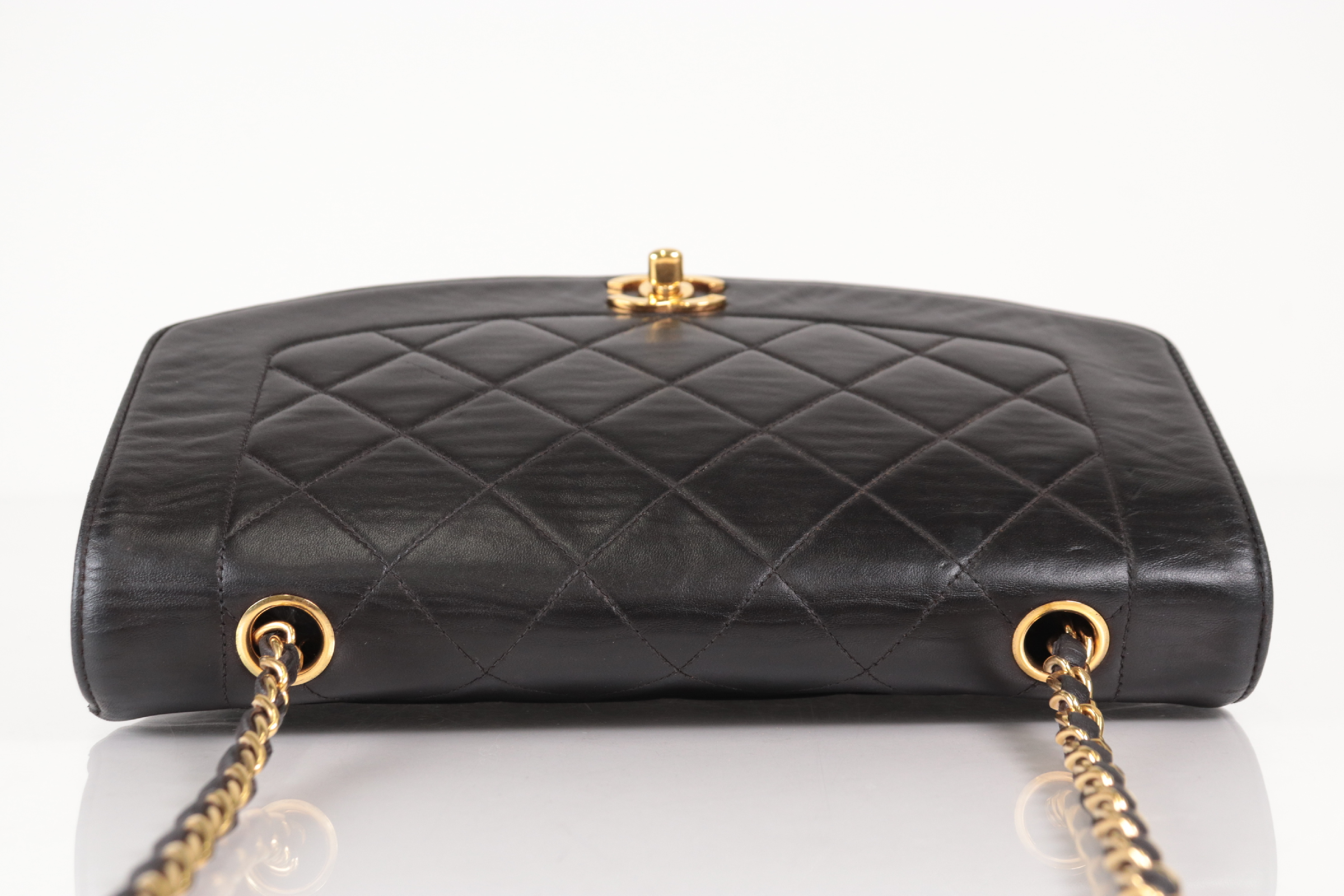 Diana 25 Lambskin Chain Shoulder Bag (Serial No. 2) — view 6