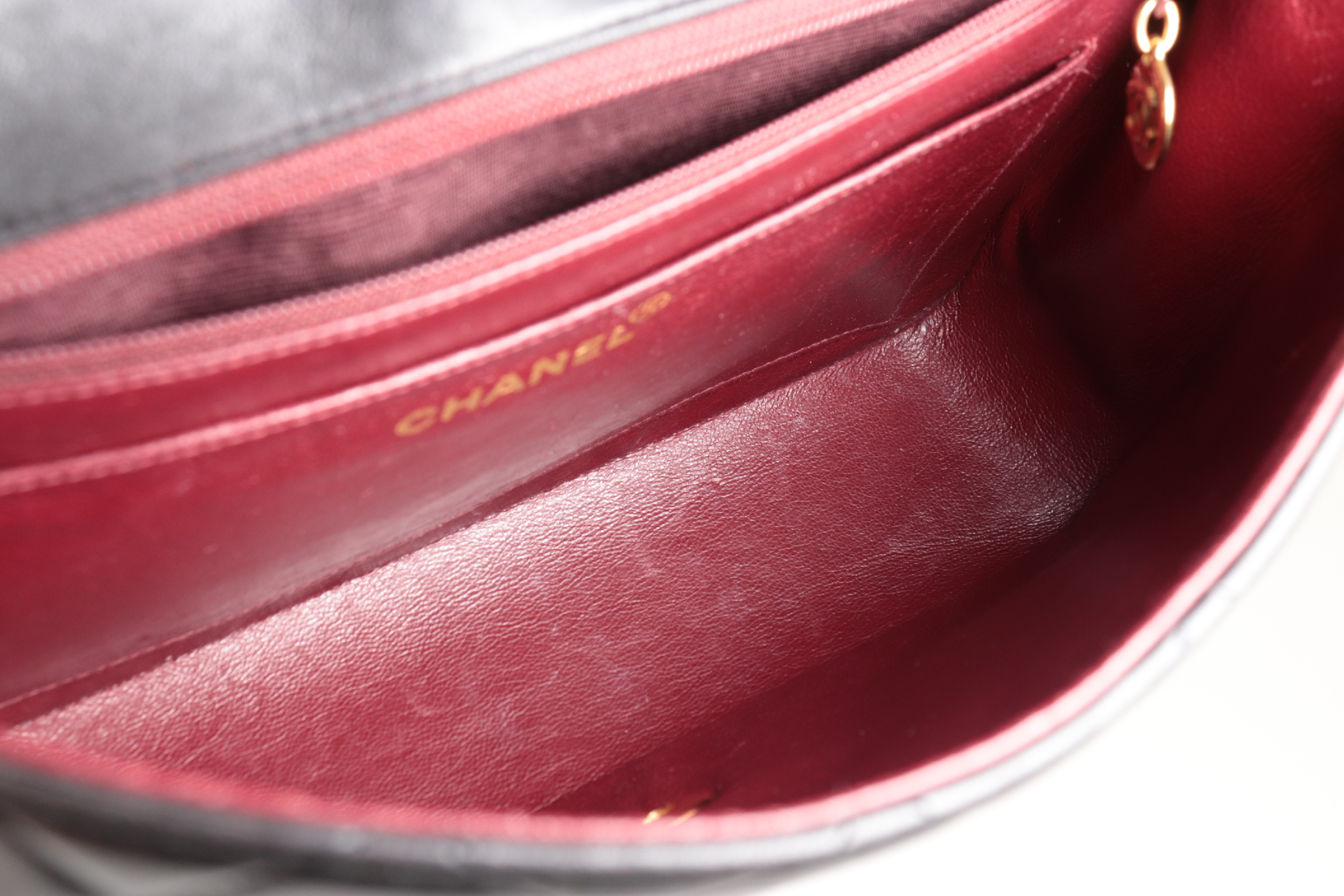 Diana 25 Lambskin Chain Shoulder Bag (Serial No. 2) — view 9