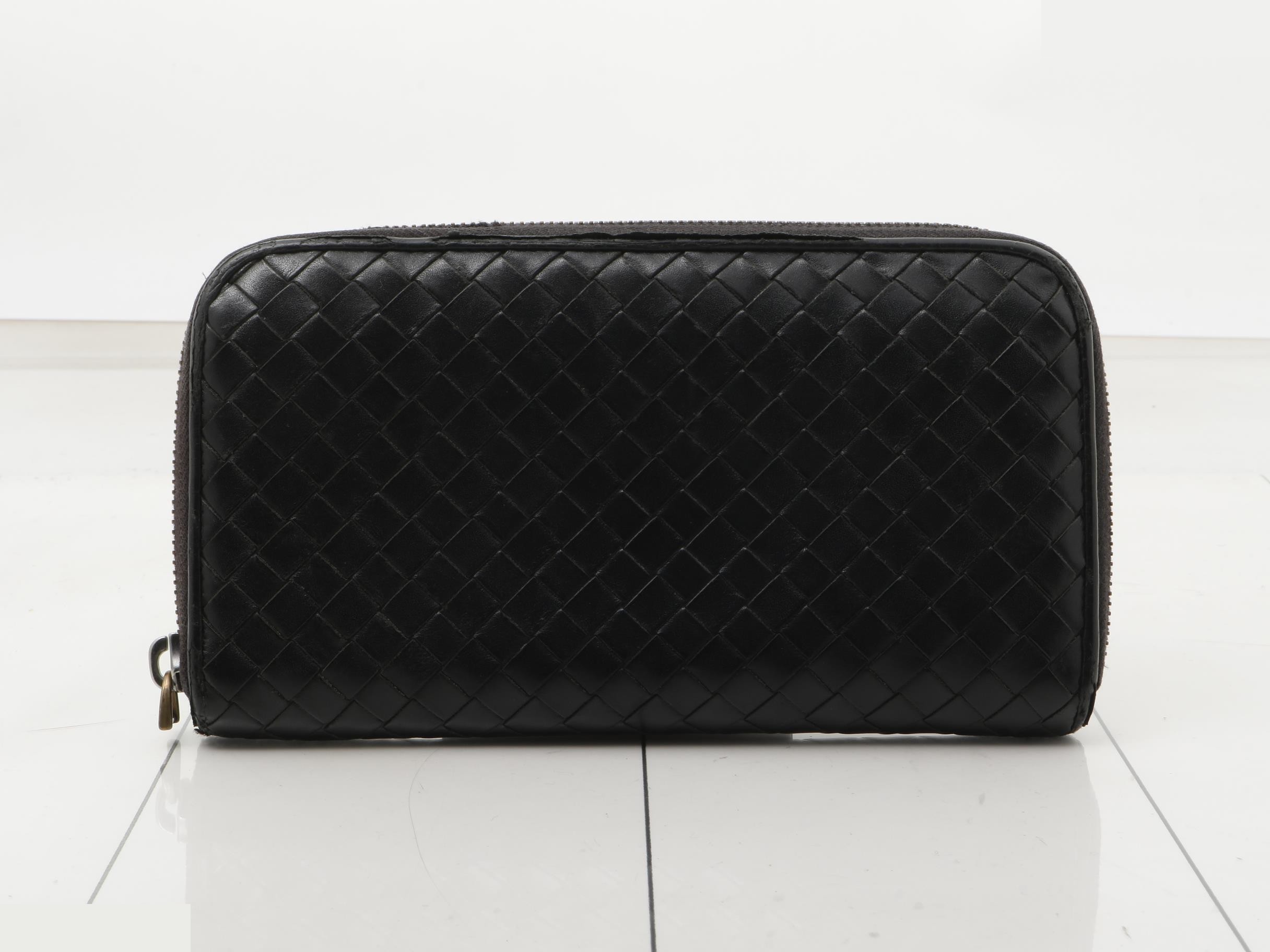 Intrecciato Leather Round Zipper Long Wallet