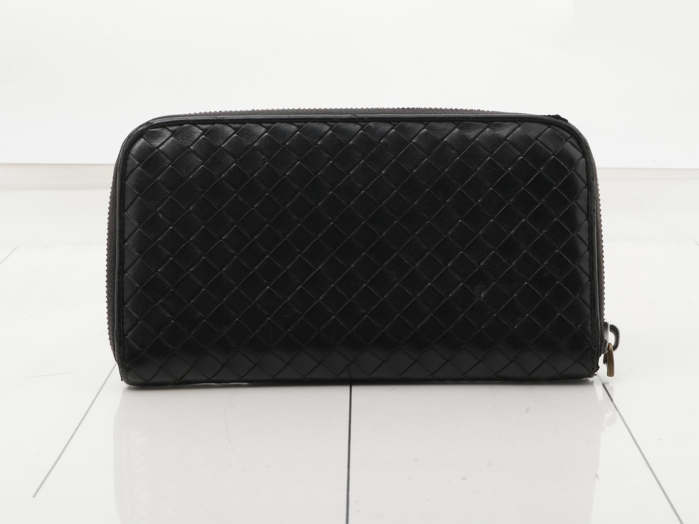 Intrecciato Leather Round Zipper Long Wallet — view 2