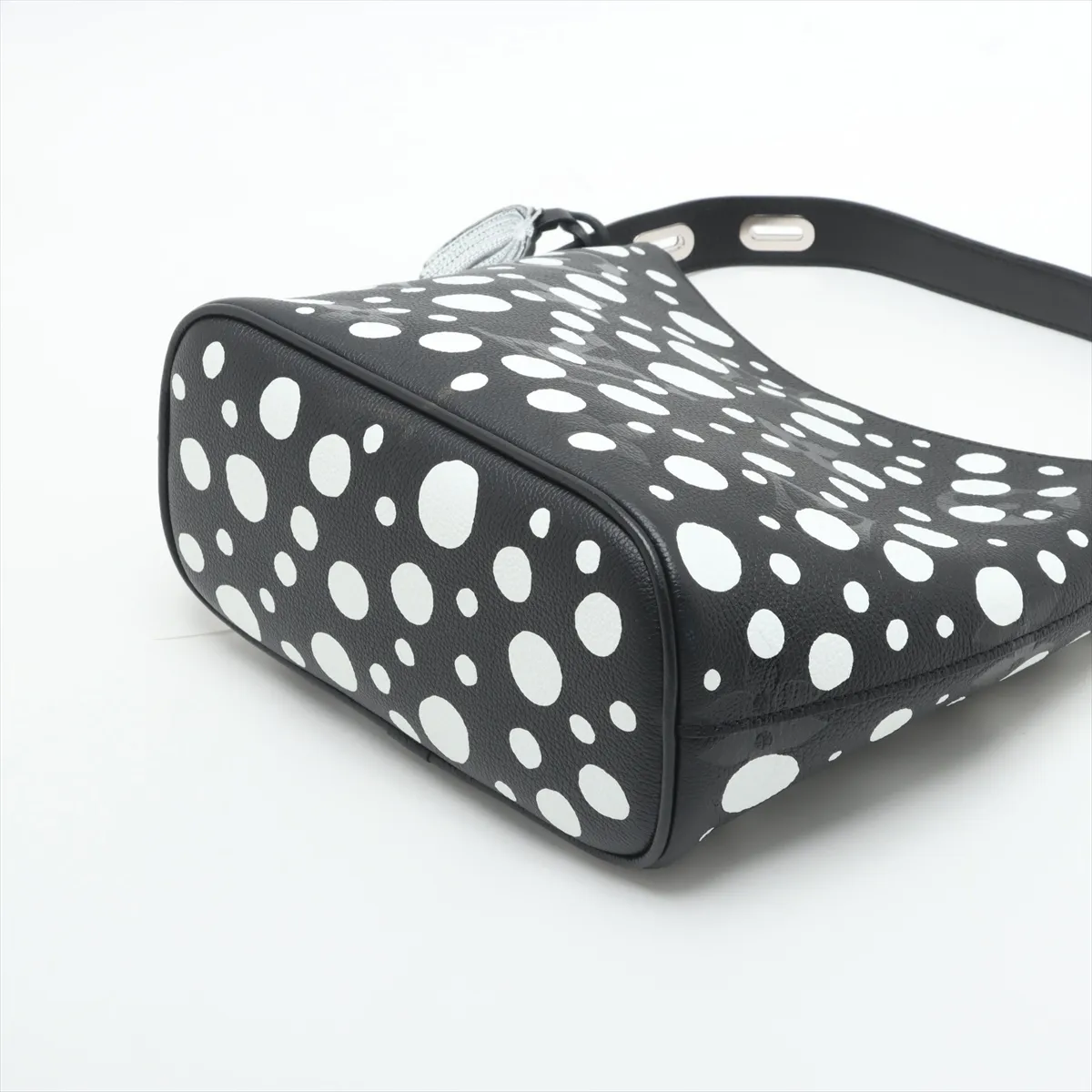 x Yayoi Kusama LV x YK Marshmallow PM M46391 Black RFID reaction — view 3