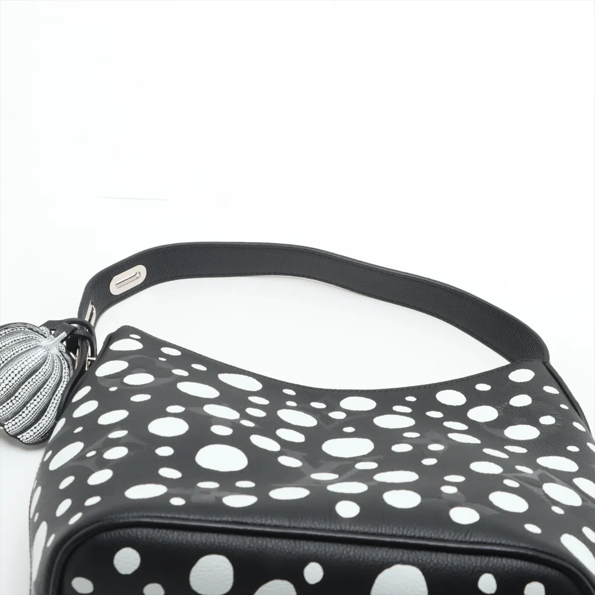 x Yayoi Kusama LV x YK Marshmallow PM M46391 Black RFID reaction — view 6