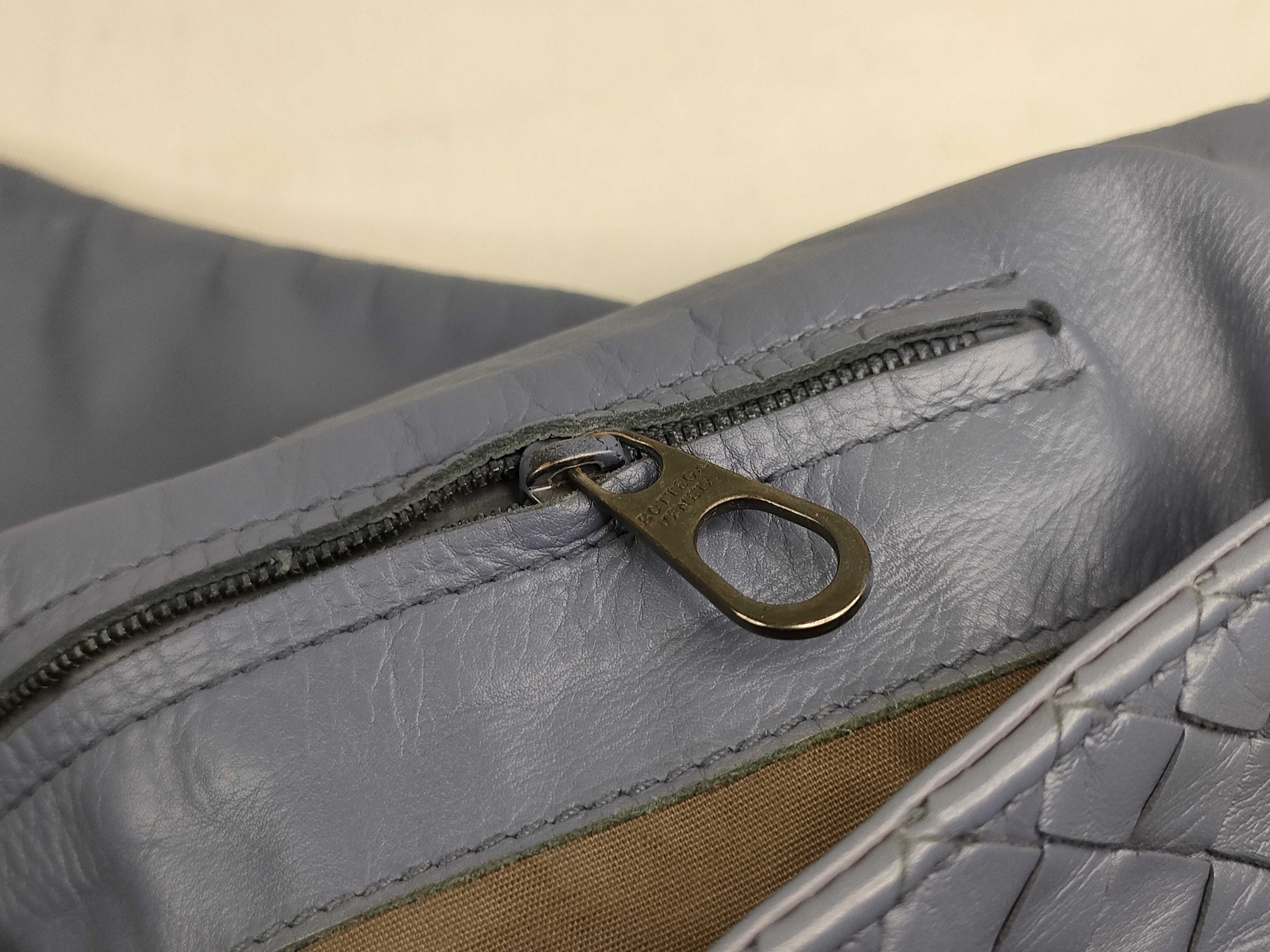 Intrecciato Bottega Veneta Shoulder Bag — view 13