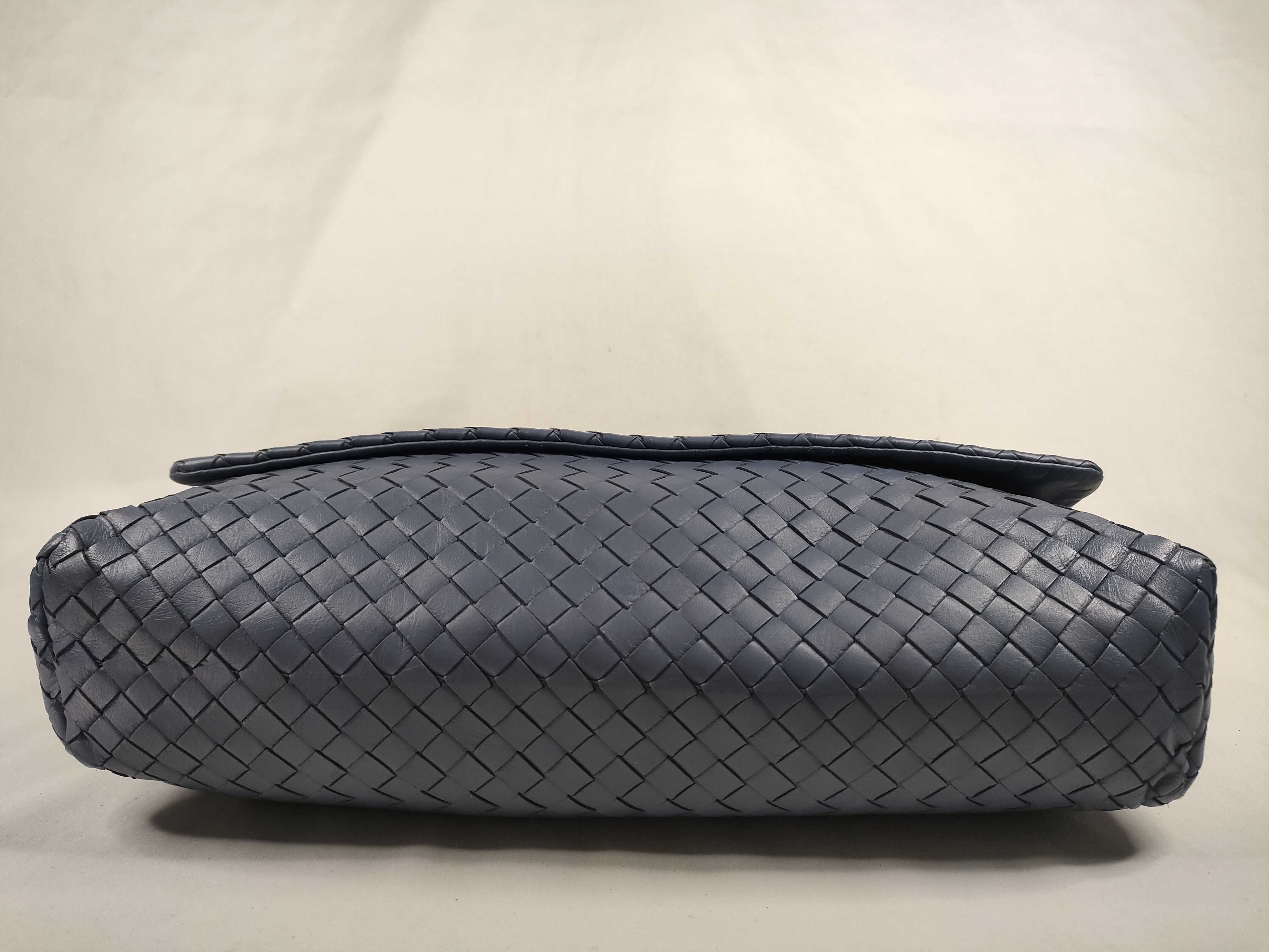 Intrecciato Bottega Veneta Shoulder Bag — view 7