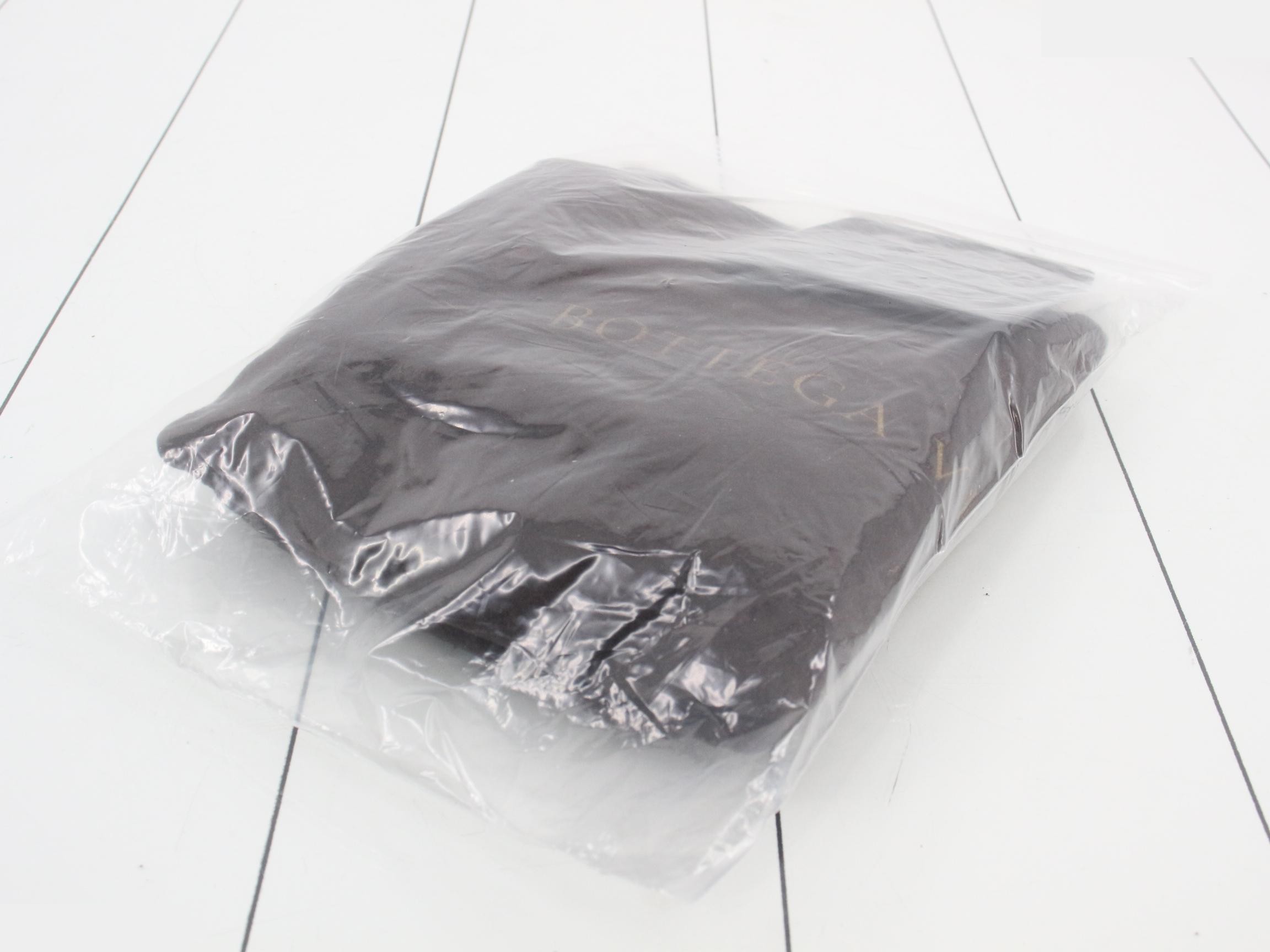 Hobo Intrecciato Black Shoulder Bag — view 7