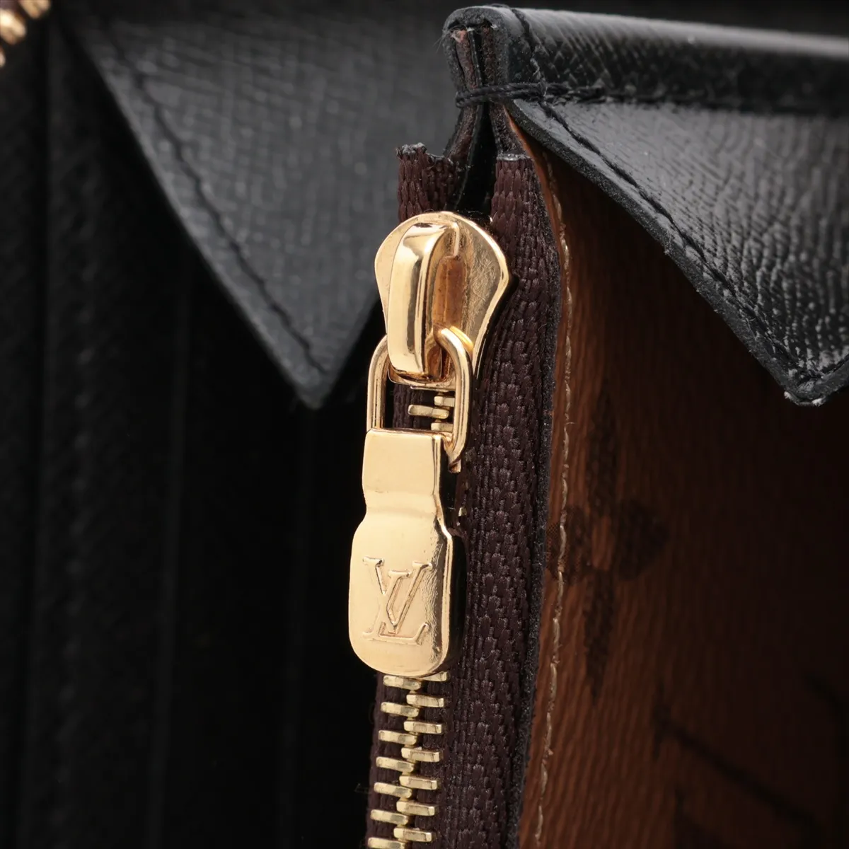 Monogram Reverse Portefeuille Clemence M82336 Brown Round Zip Wallet RFID Reactive — view 10