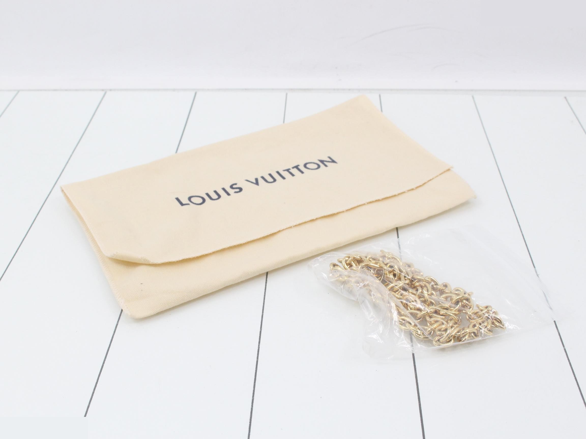 Phone pouch Metis, retail price ¥189,200, unused, stored item, protective seals still attached. — view 5