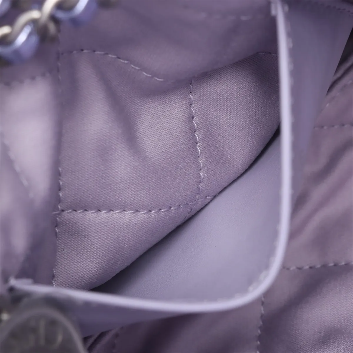22 Mini Shiny Calfskin Chain Shoulder Bag Purple Gunmetal Hardware NA4TTC1H Random Plate AS3980 — view 8