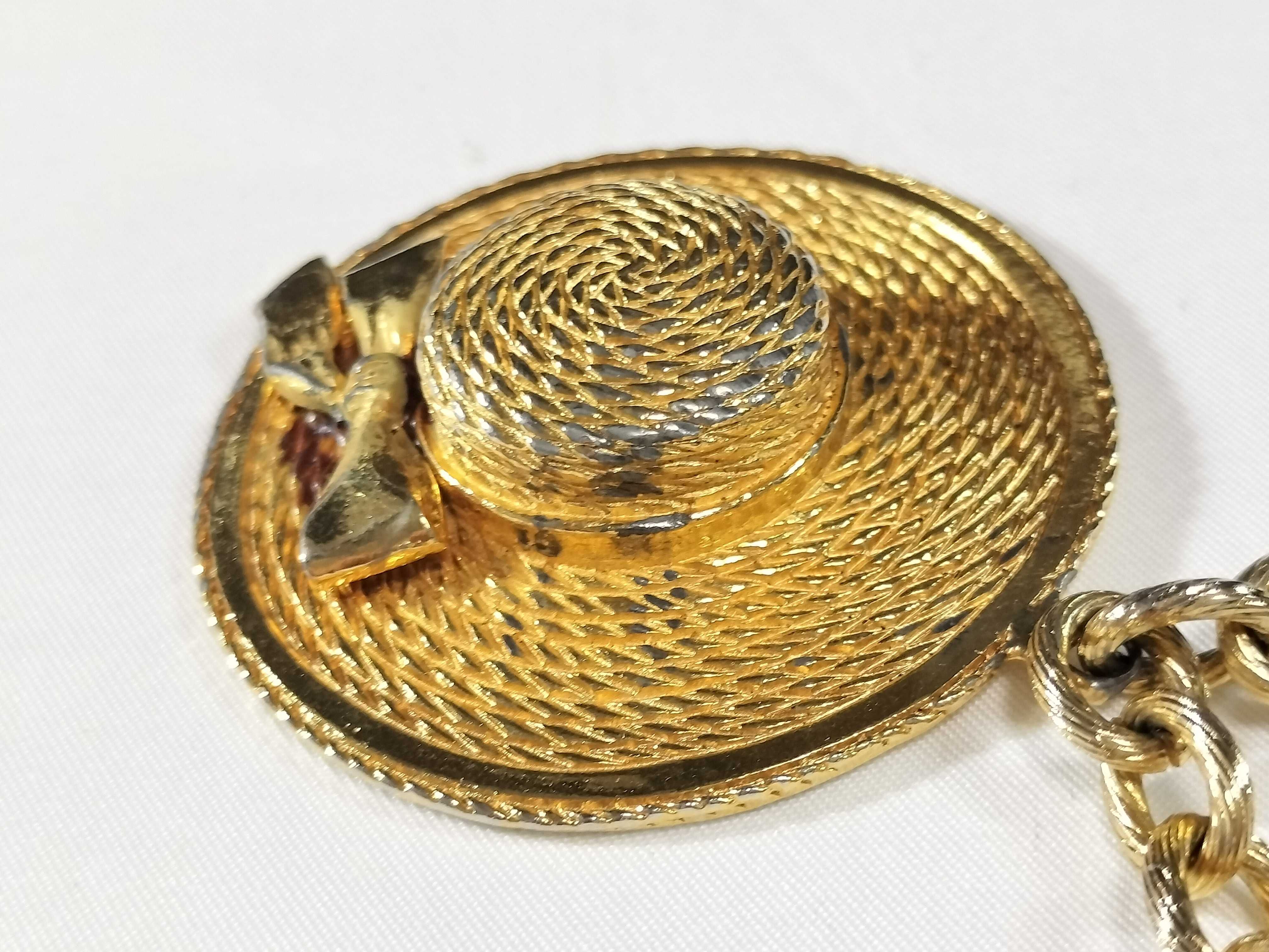 Matelassé bag, hat motif chain necklace, gold, and other accessories. — view 7