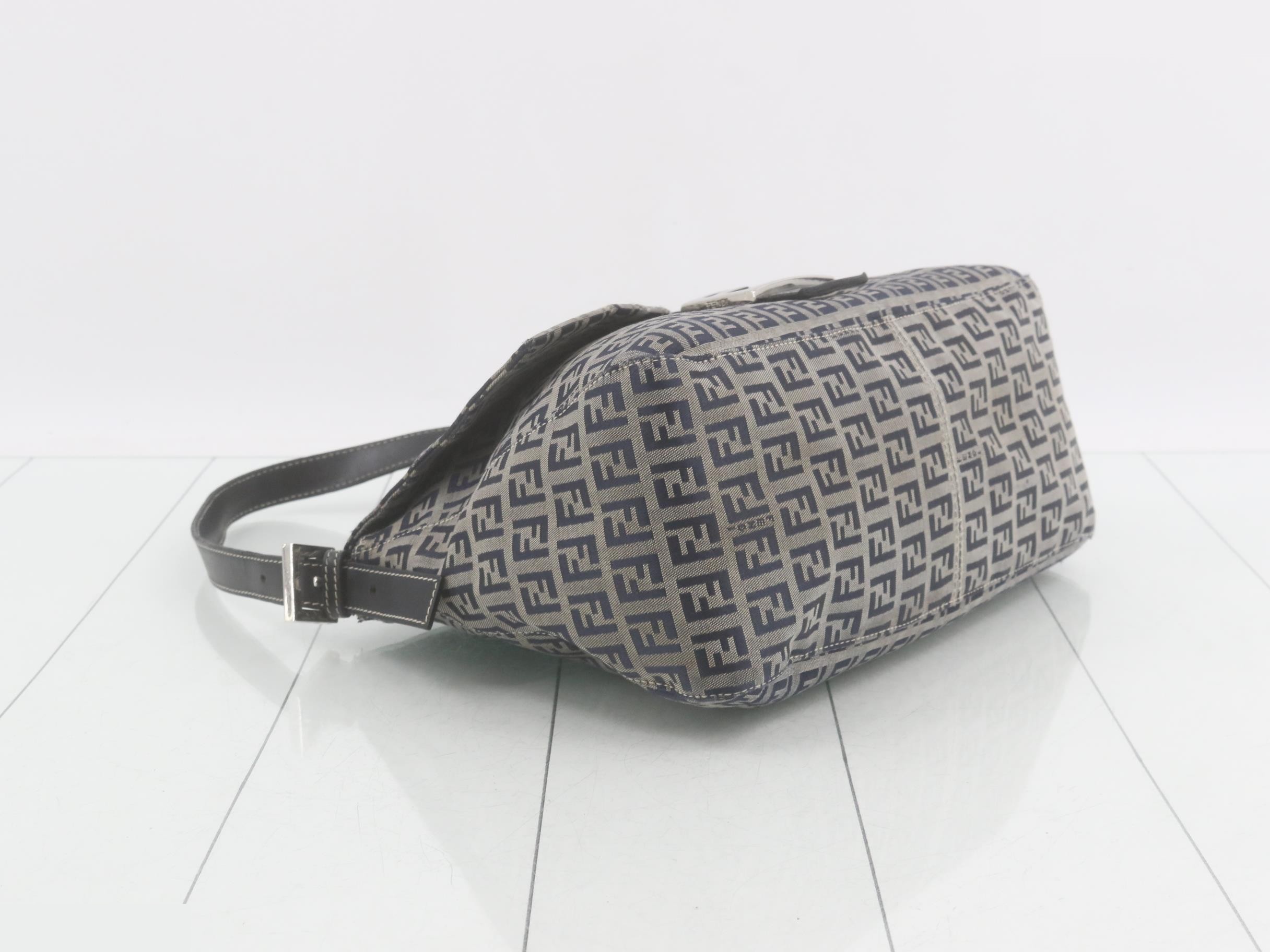 Mamma Bucket Zucchino Canvas One-Shoulder Bag — view 5