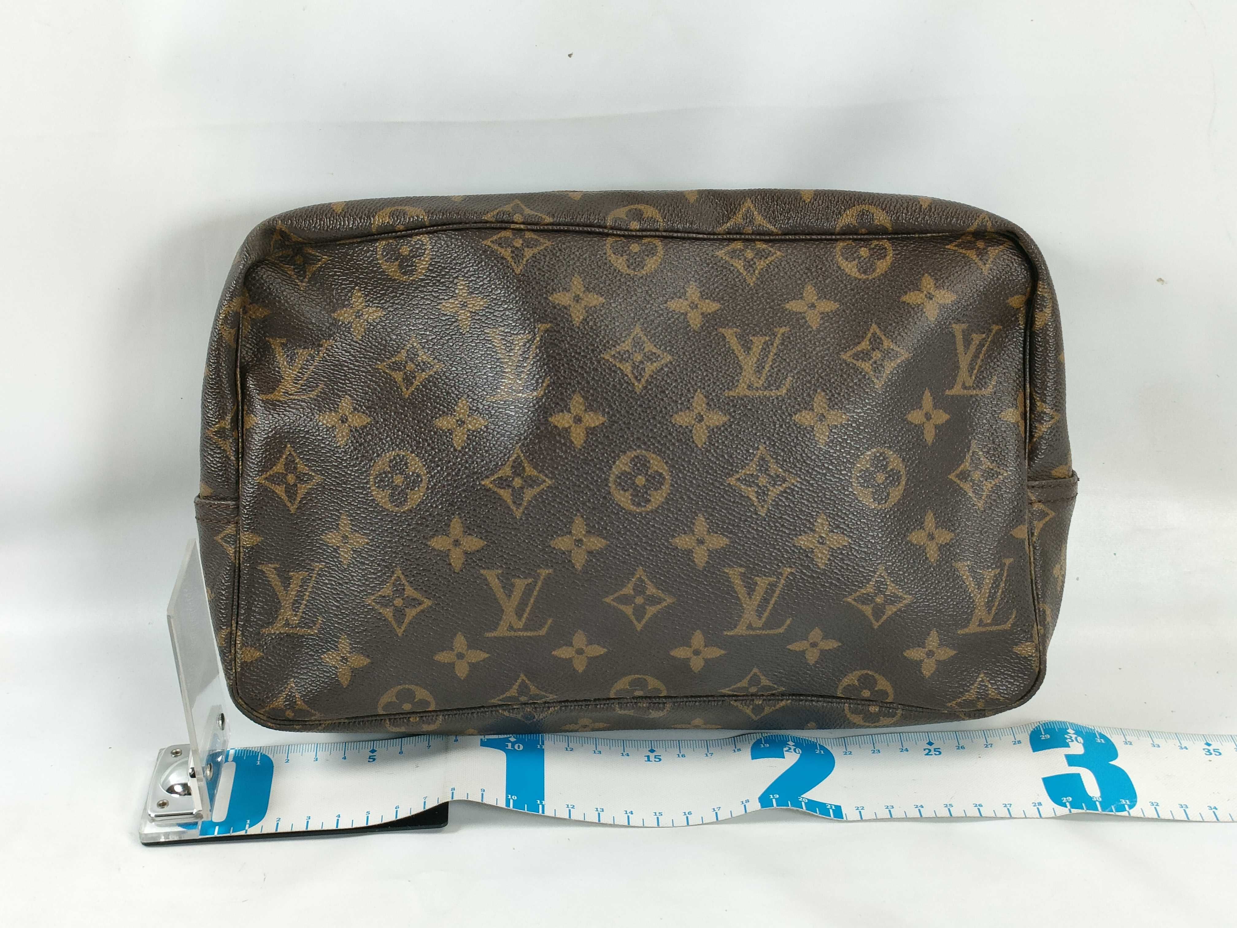 Monogram Louis Vuitton Trousses Toilette 28 Monogram M47522 Pouch — view 2