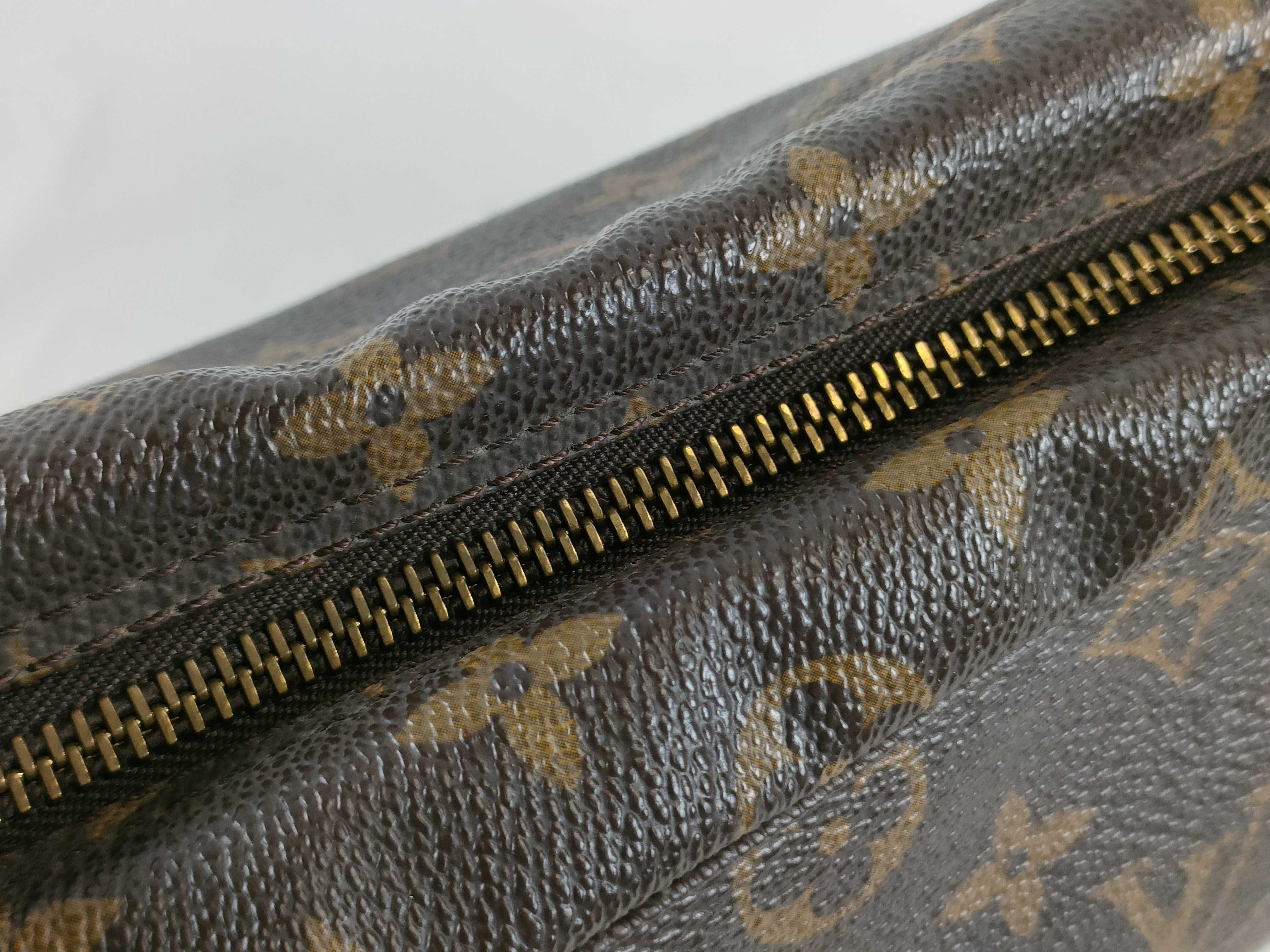 Monogram Louis Vuitton Trousses Toilette 28 Monogram M47522 Pouch — view 6