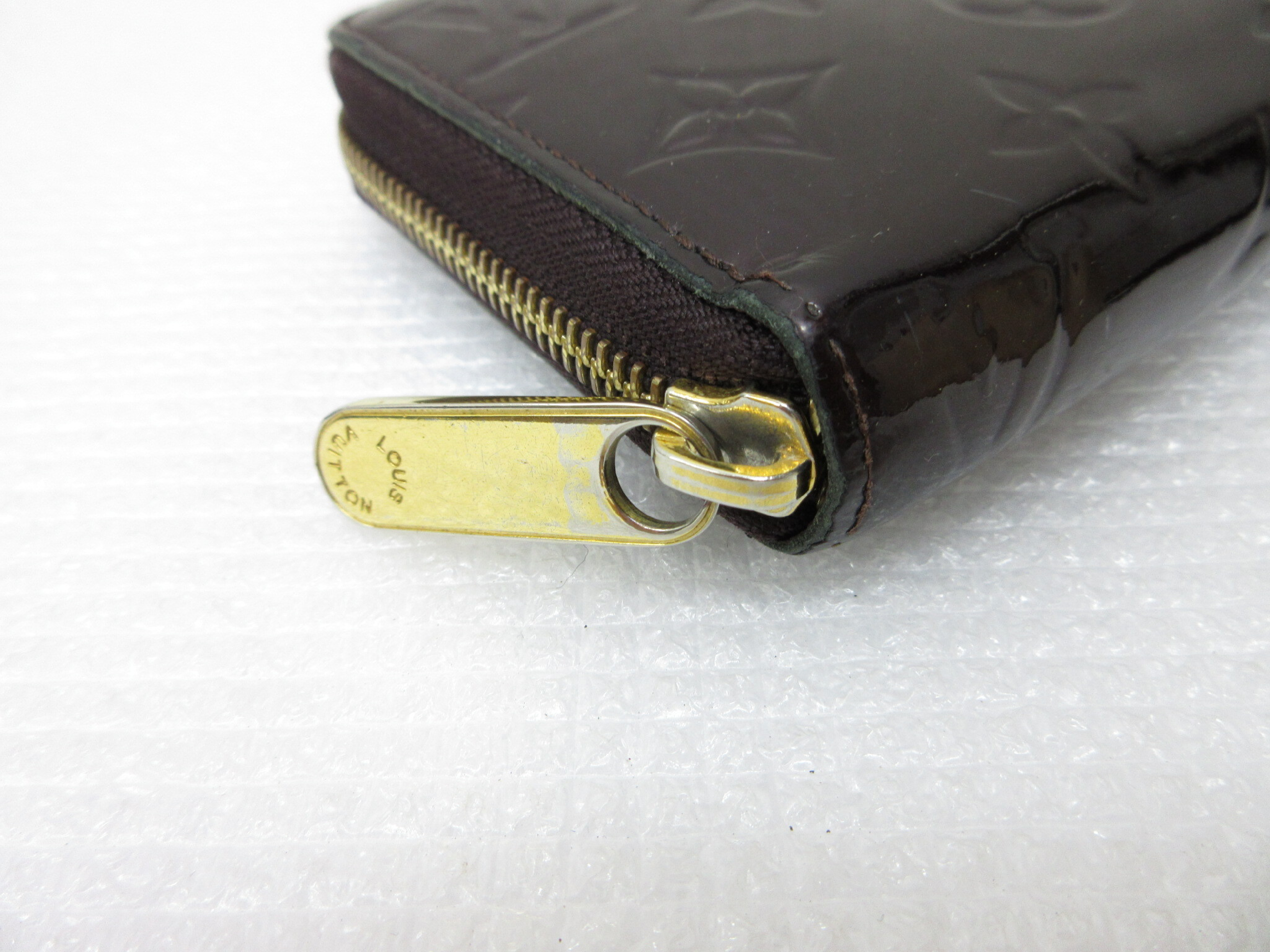 Vernis Zippy Wallet M93522 Round Zipper Long Wallet SP3161 Wallet — view 3