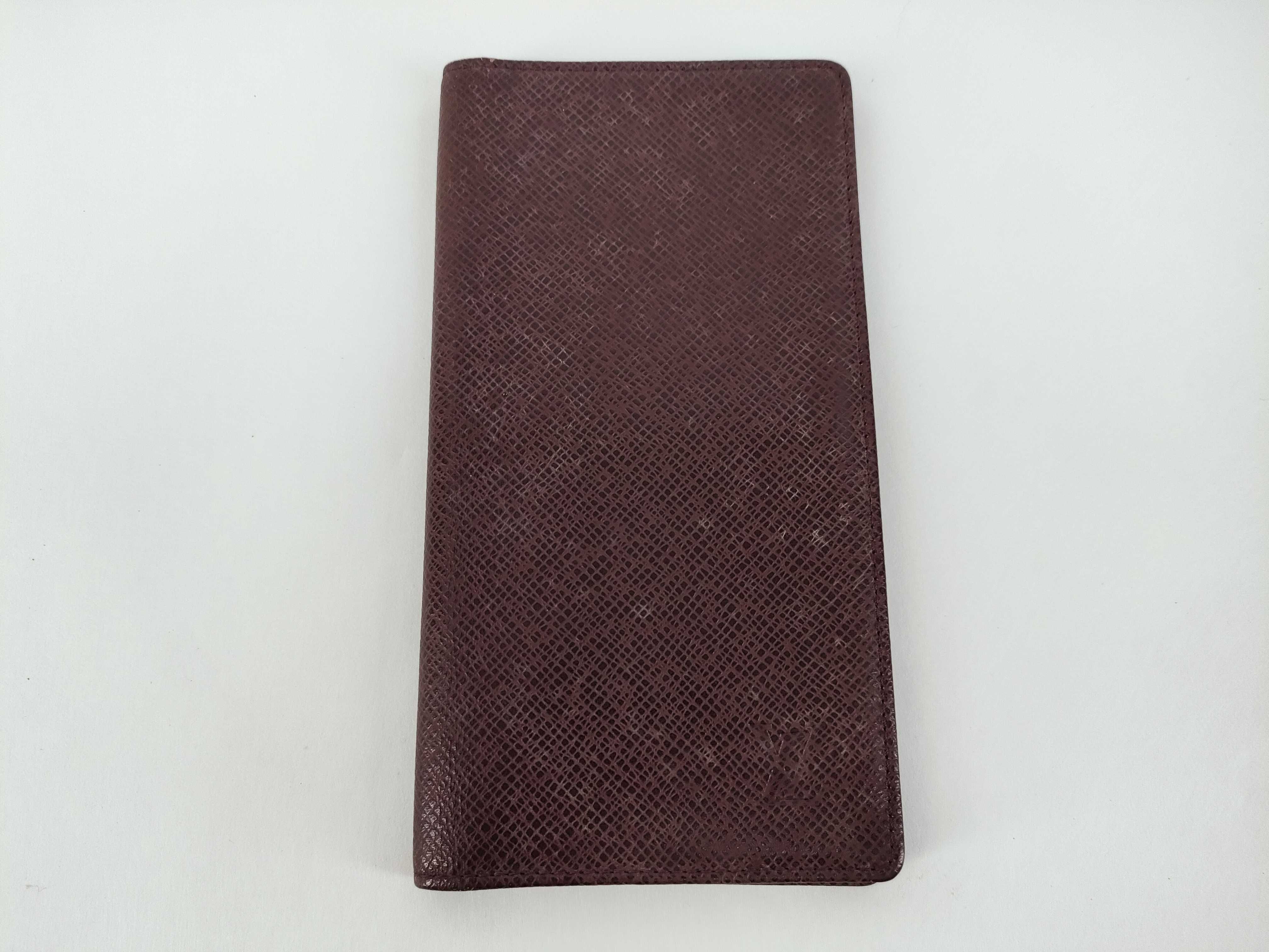 Taiga Louis Vuitton Taiga folding wallet, billfold.