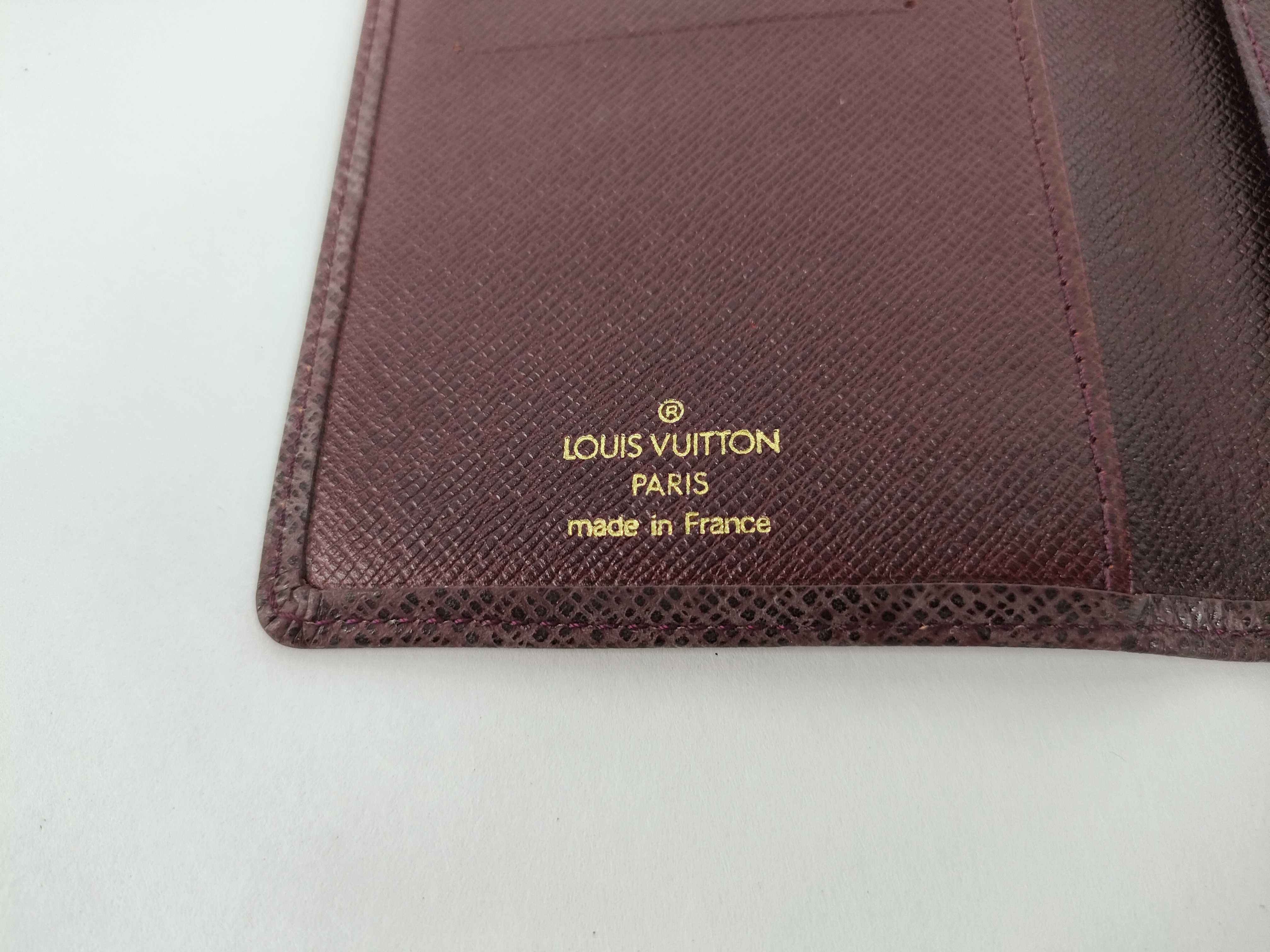 Taiga Louis Vuitton Taiga folding wallet, billfold. — view 9