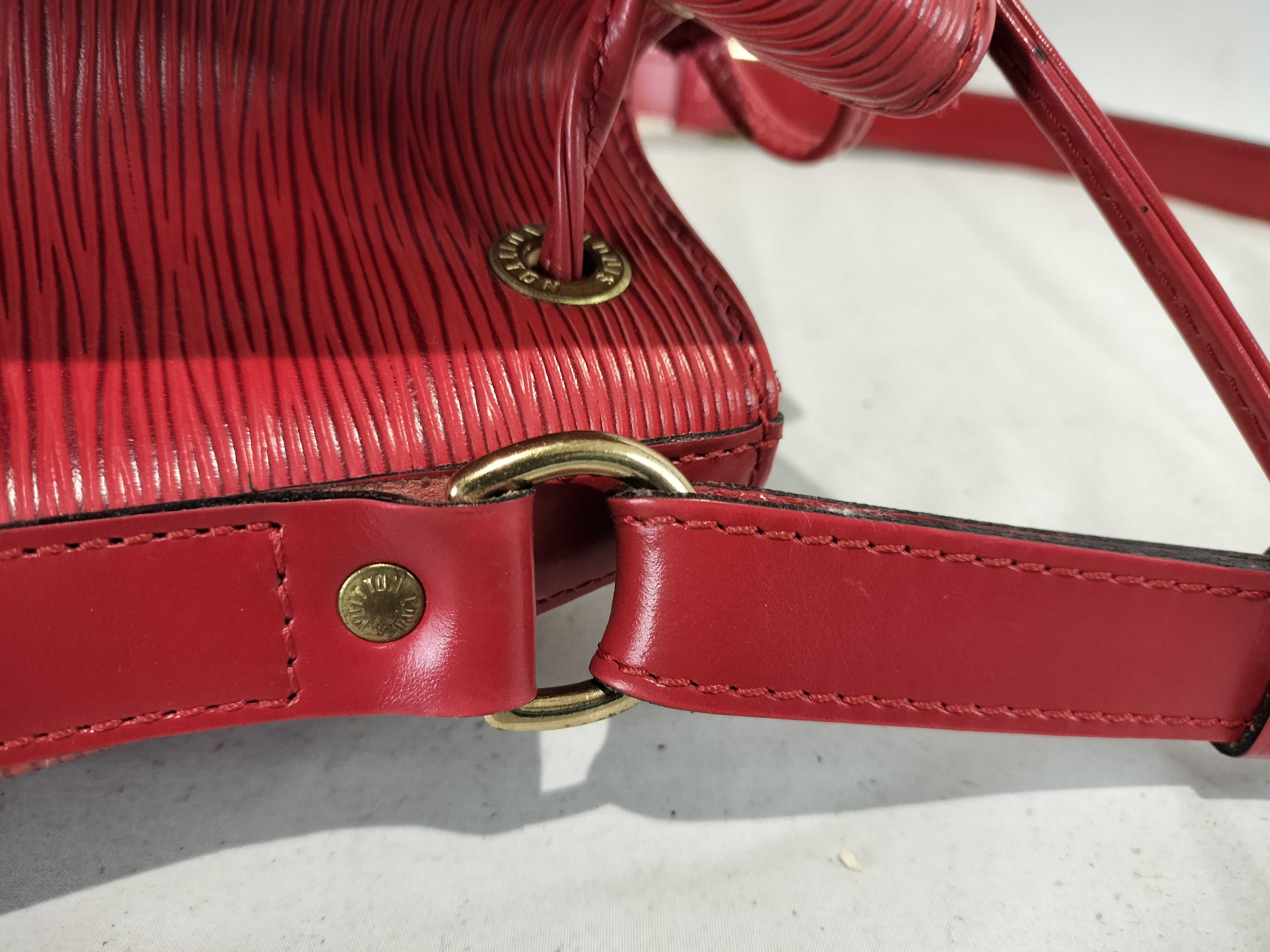 Epi Noé Shoulder Bag — view 6