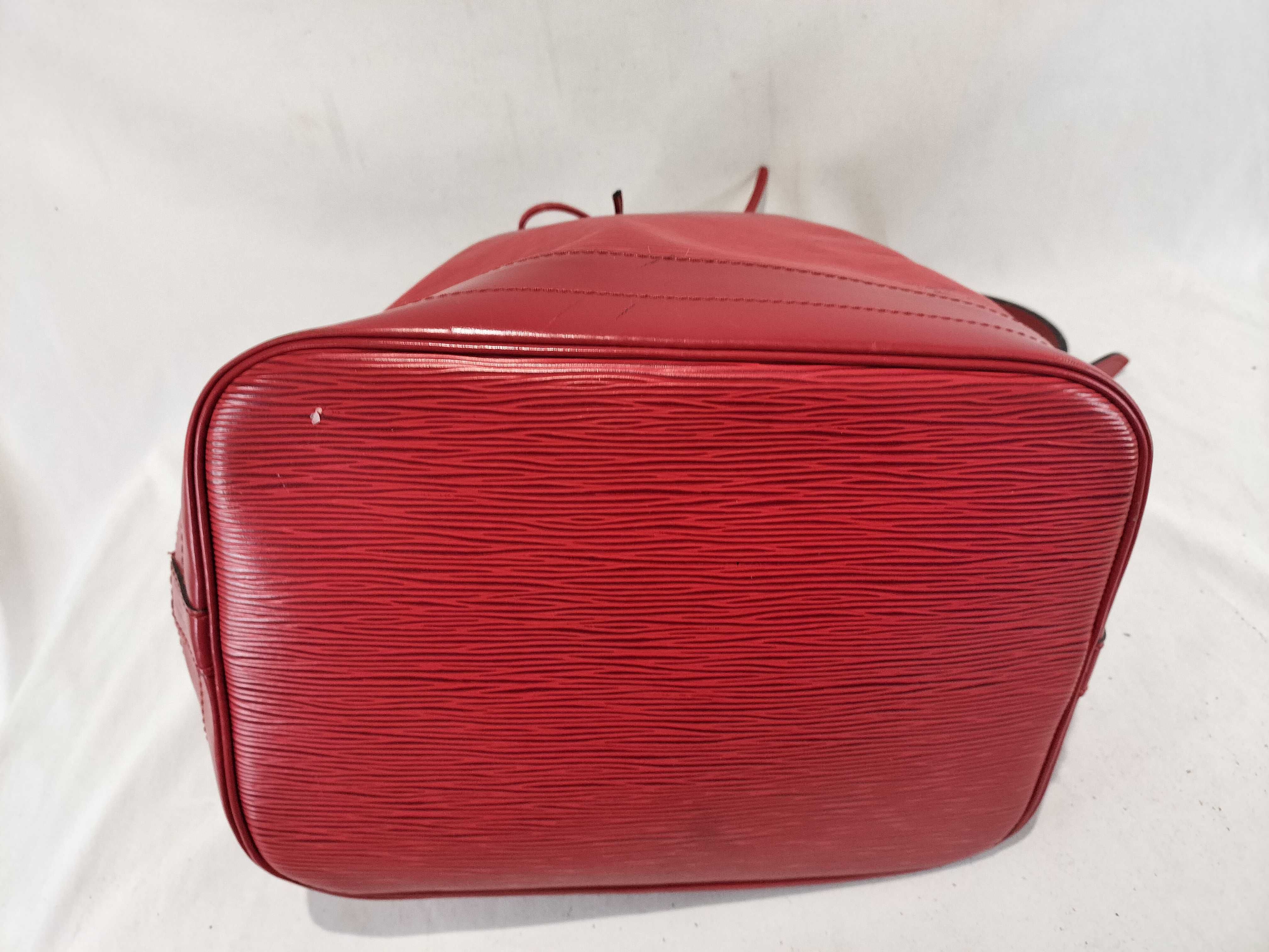 Epi Noé Shoulder Bag — view 8