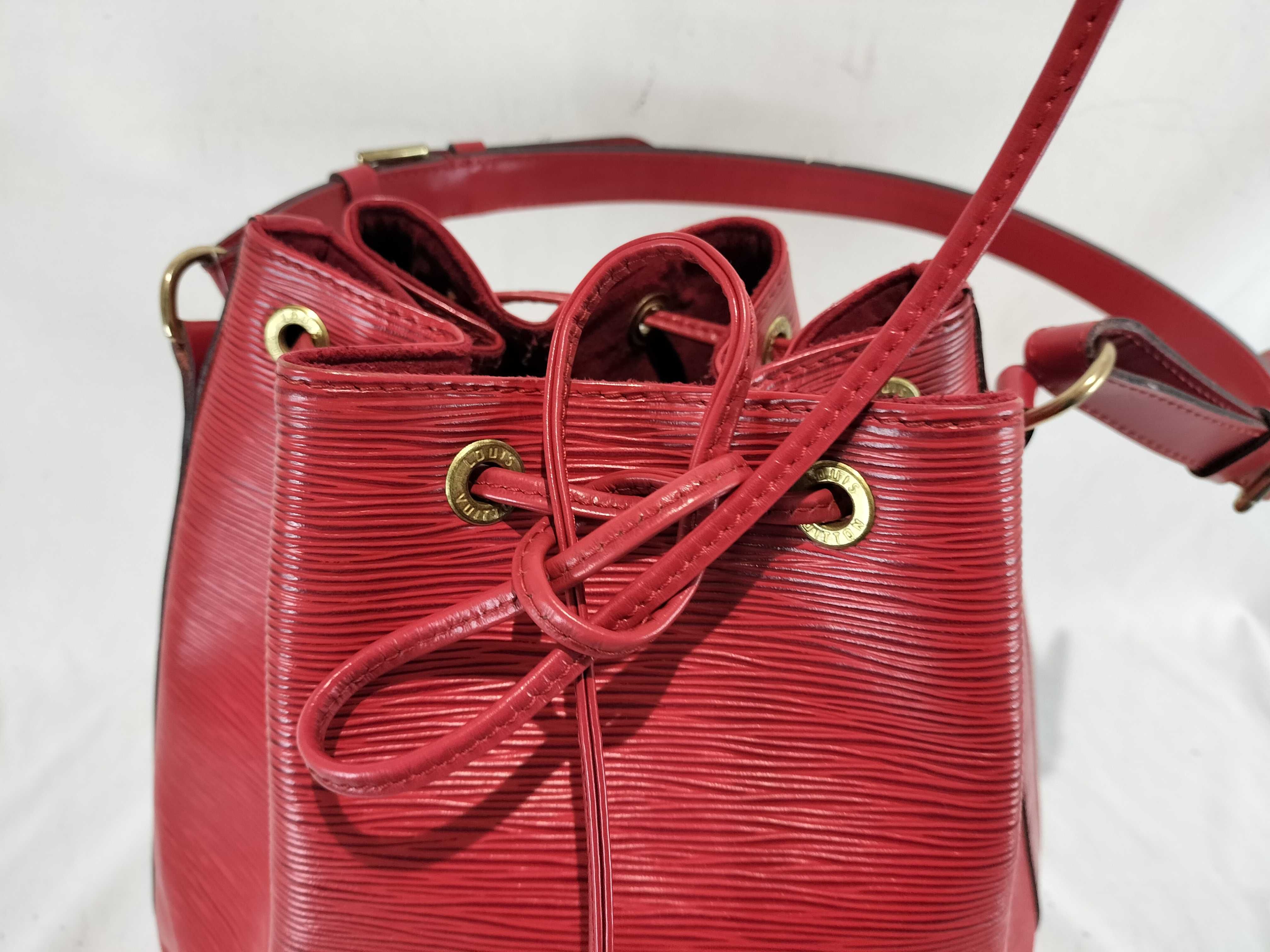 Epi Noé Shoulder Bag — view 9