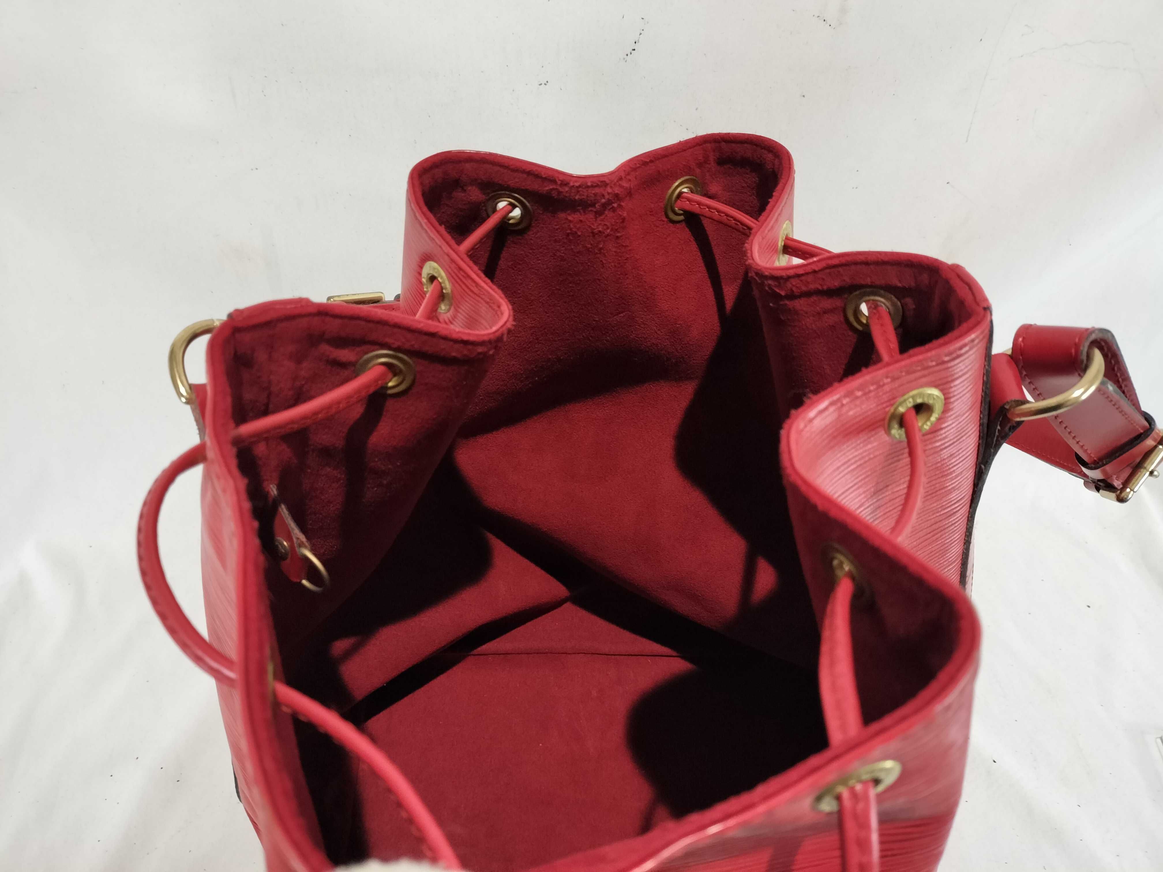 Epi Noé Shoulder Bag — view 10