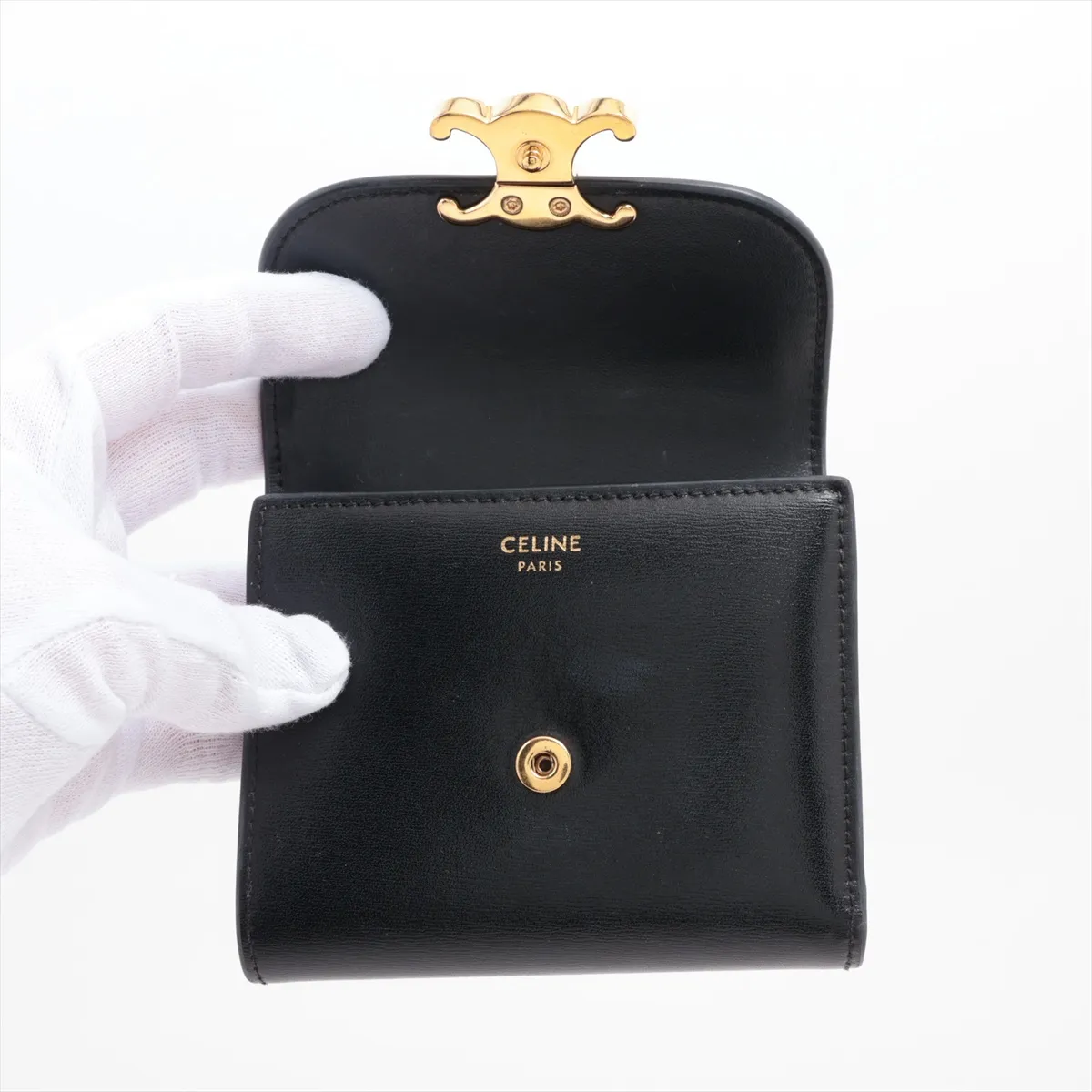 Triomphe Small Flap Wallet Leather Compact Wallet Black — view 3