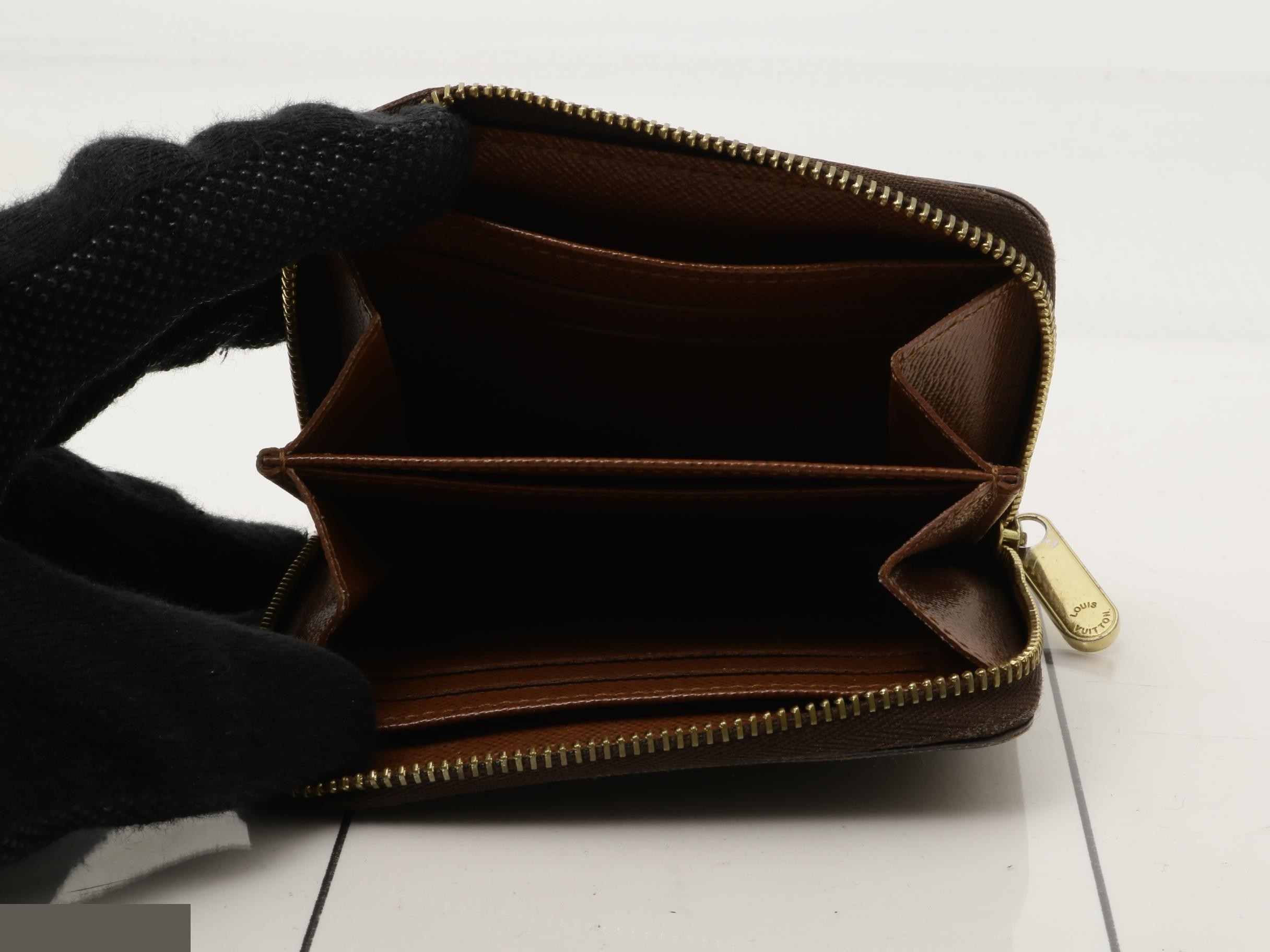 Zippy Coin Purse Monogram — view 4