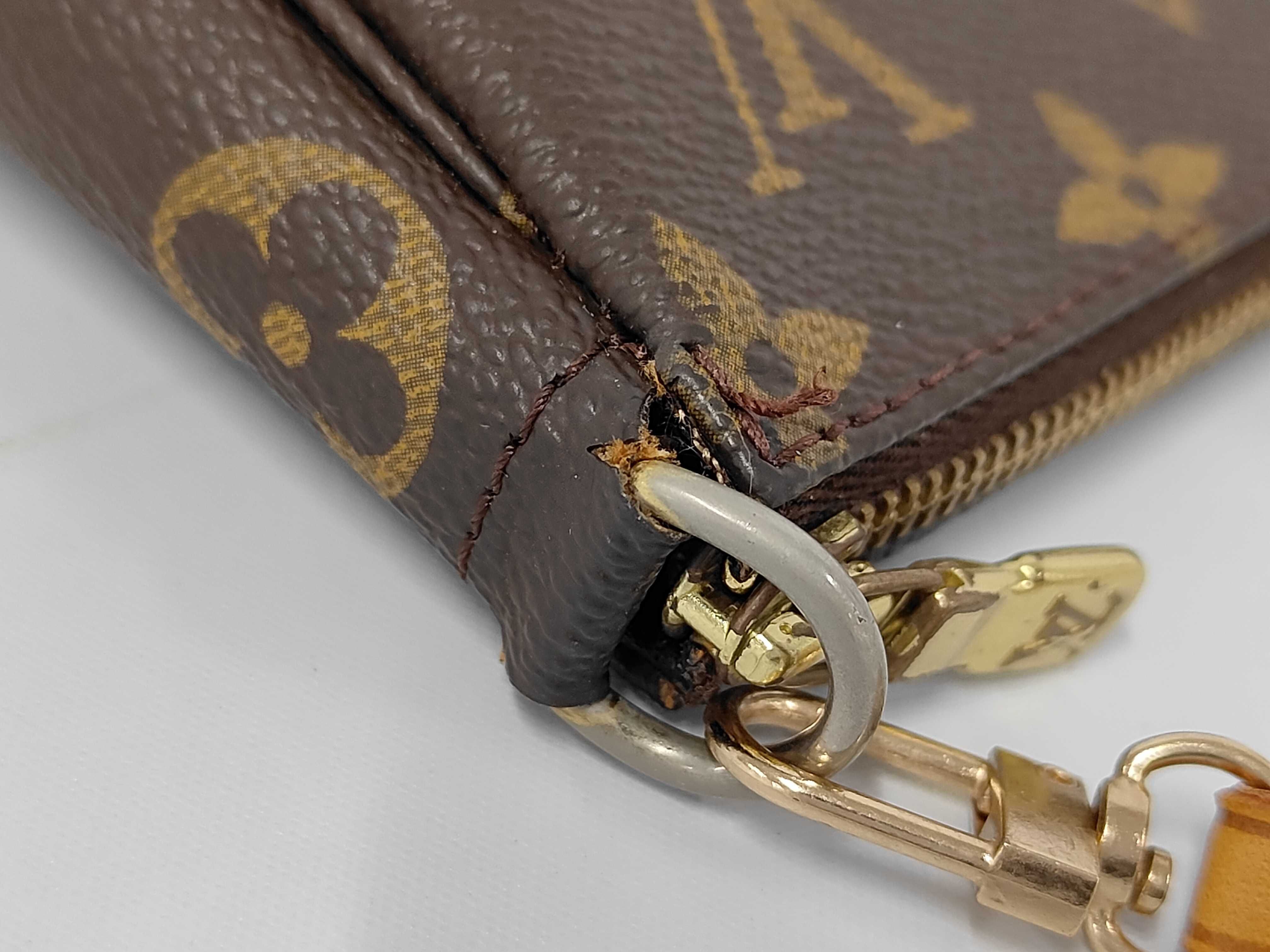 Monogram Accessoires AR0996 Handbag — view 6