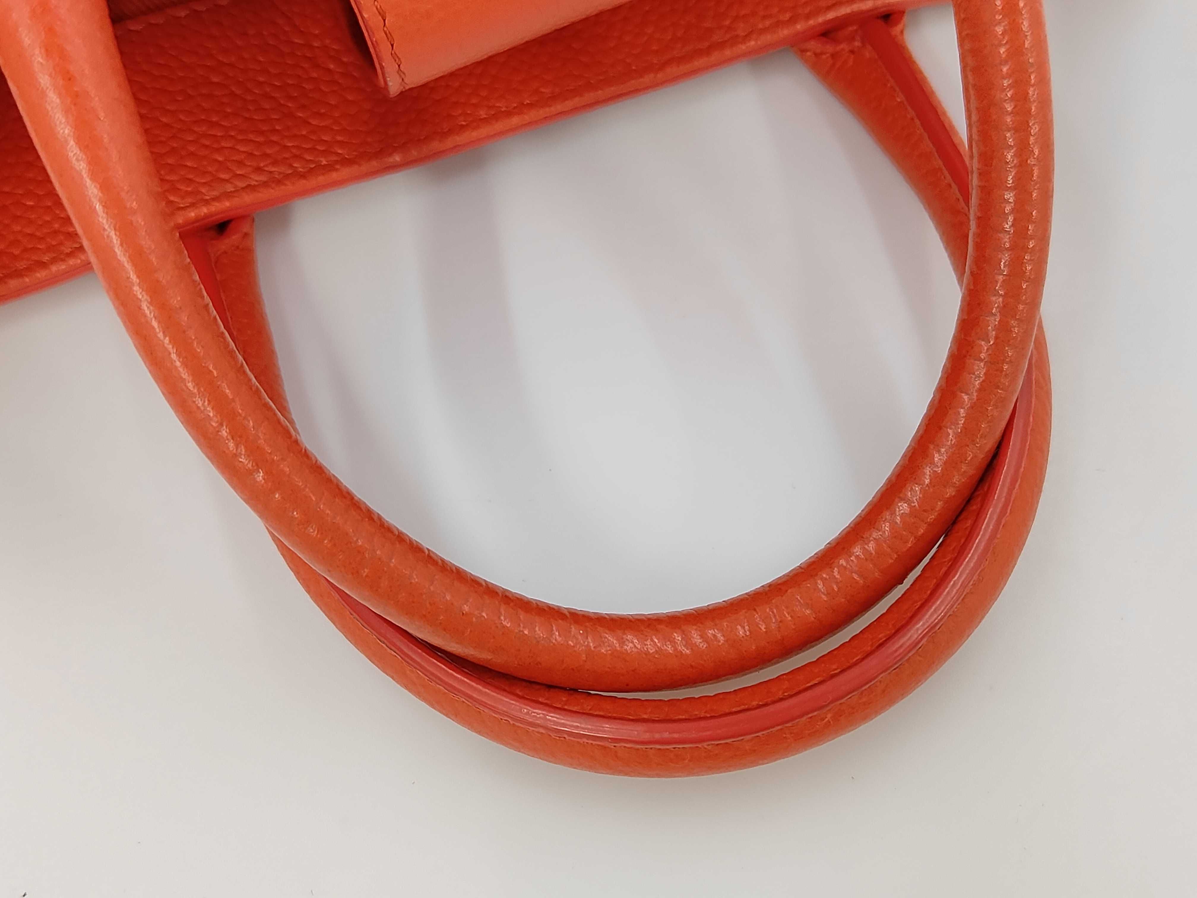 Neo Executive Tote Small, Caviar Leather, Gold Hardware, 2-way Handbag/Shoulder Bag, Orange, Serial Number 23 — view 5