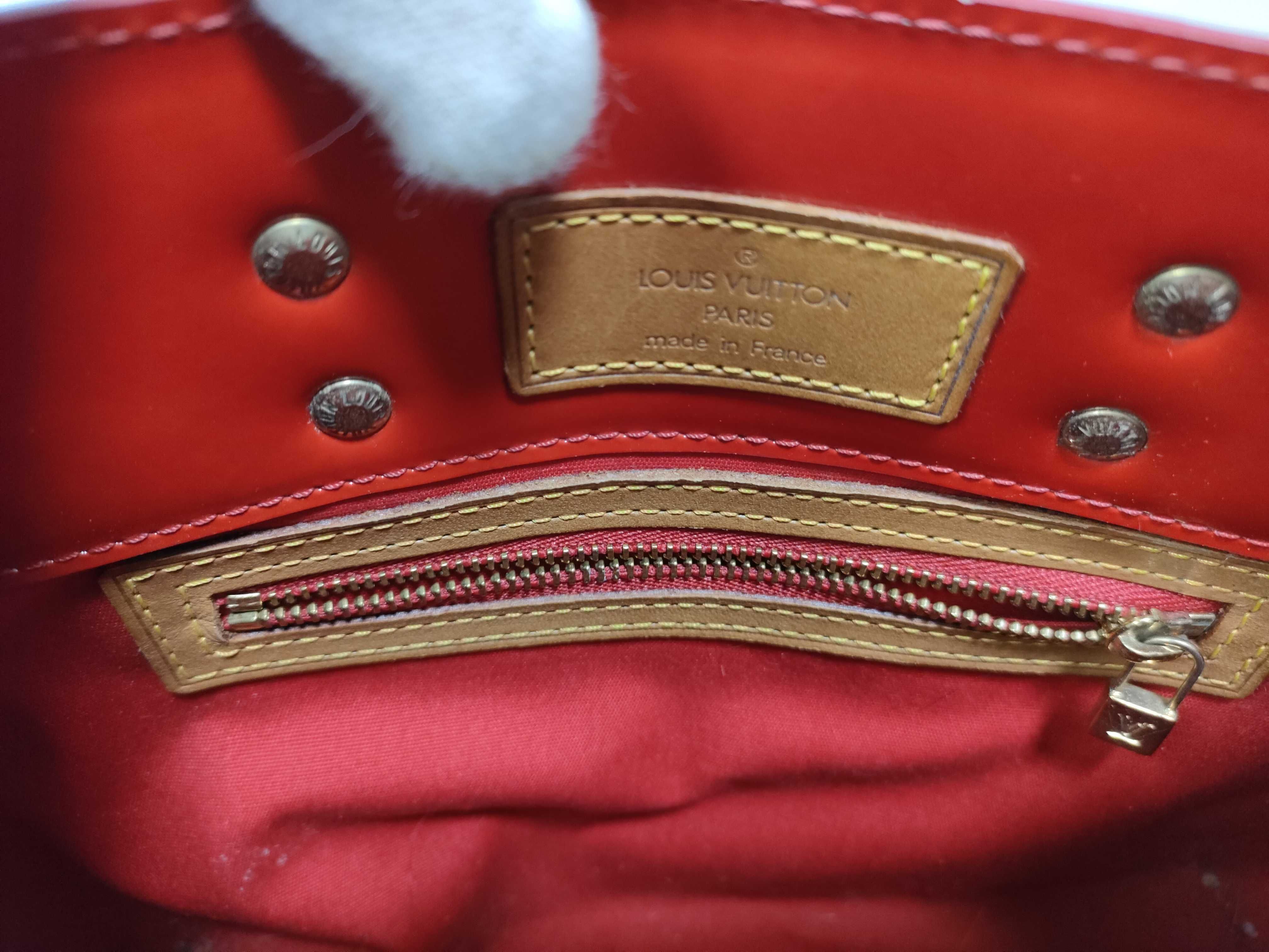 Vernis Louis Vuitton Handbag — view 14
