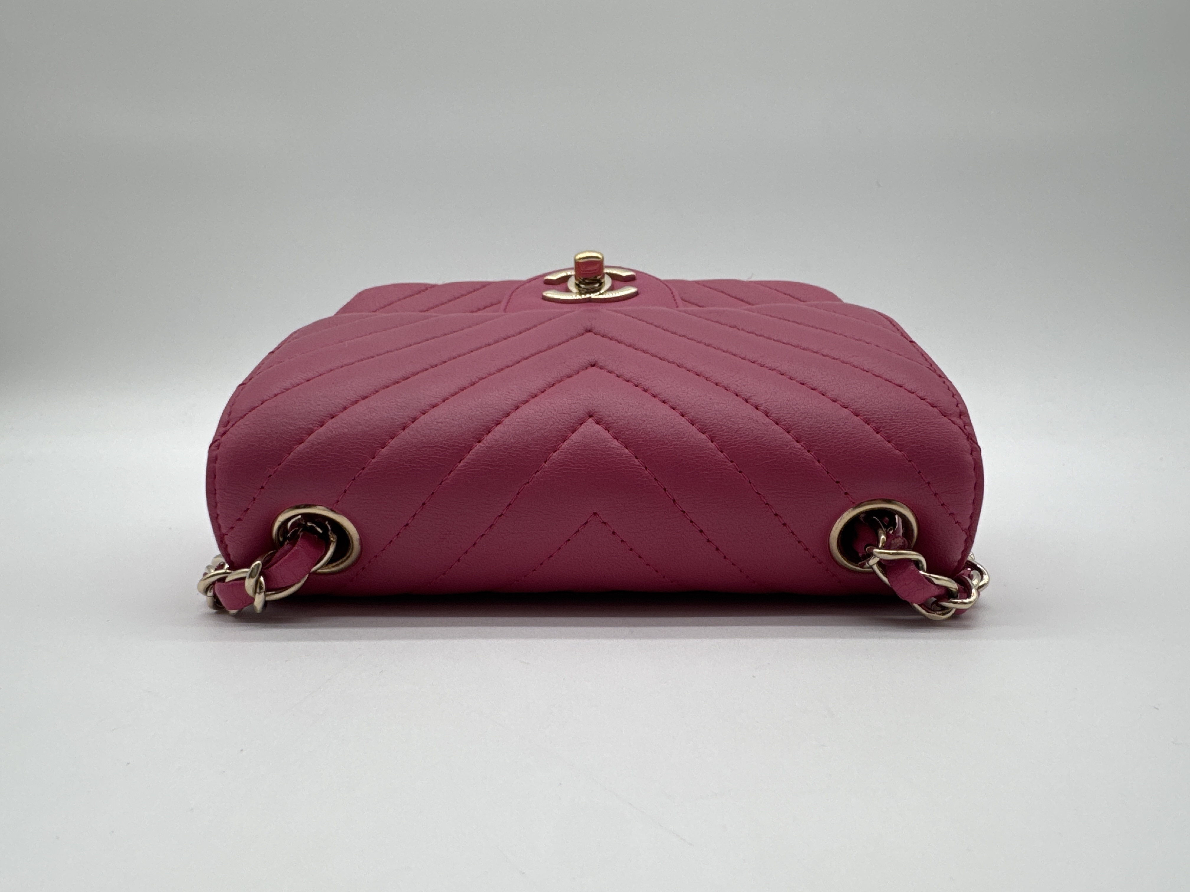 Lambskin Chevron V-Stitch Pink Shoulder Bag — view 5
