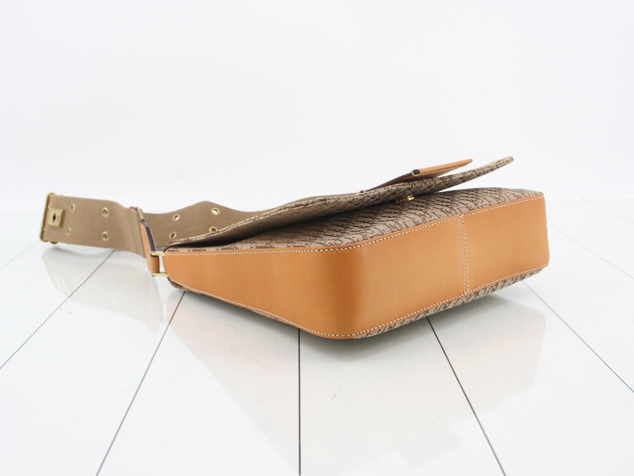 Shoulder bag, Trotter canvas — view 5