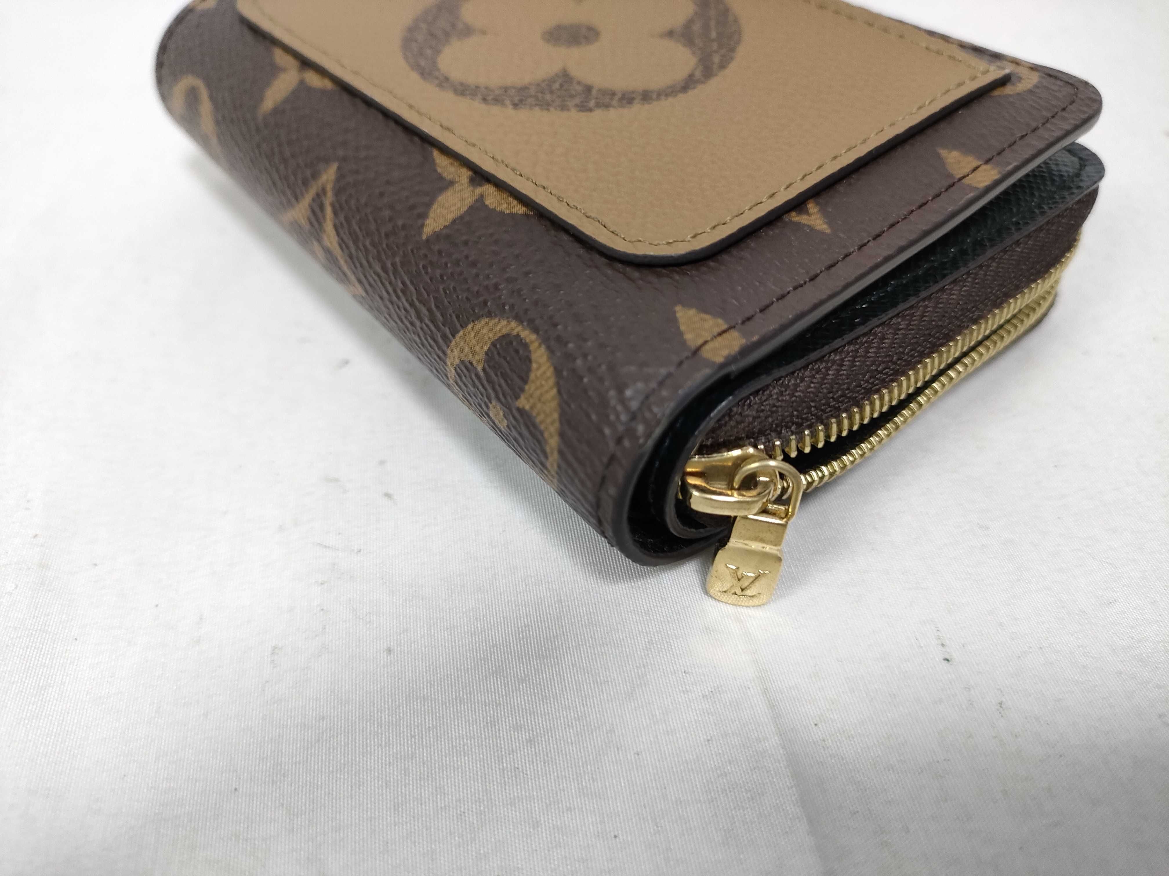 Monogram Louis Vuitton Excellent Condition Monogram Reverse Giant Portefeuille Lou Bi-fold Wallet M81461 RFID Wallet — view 3