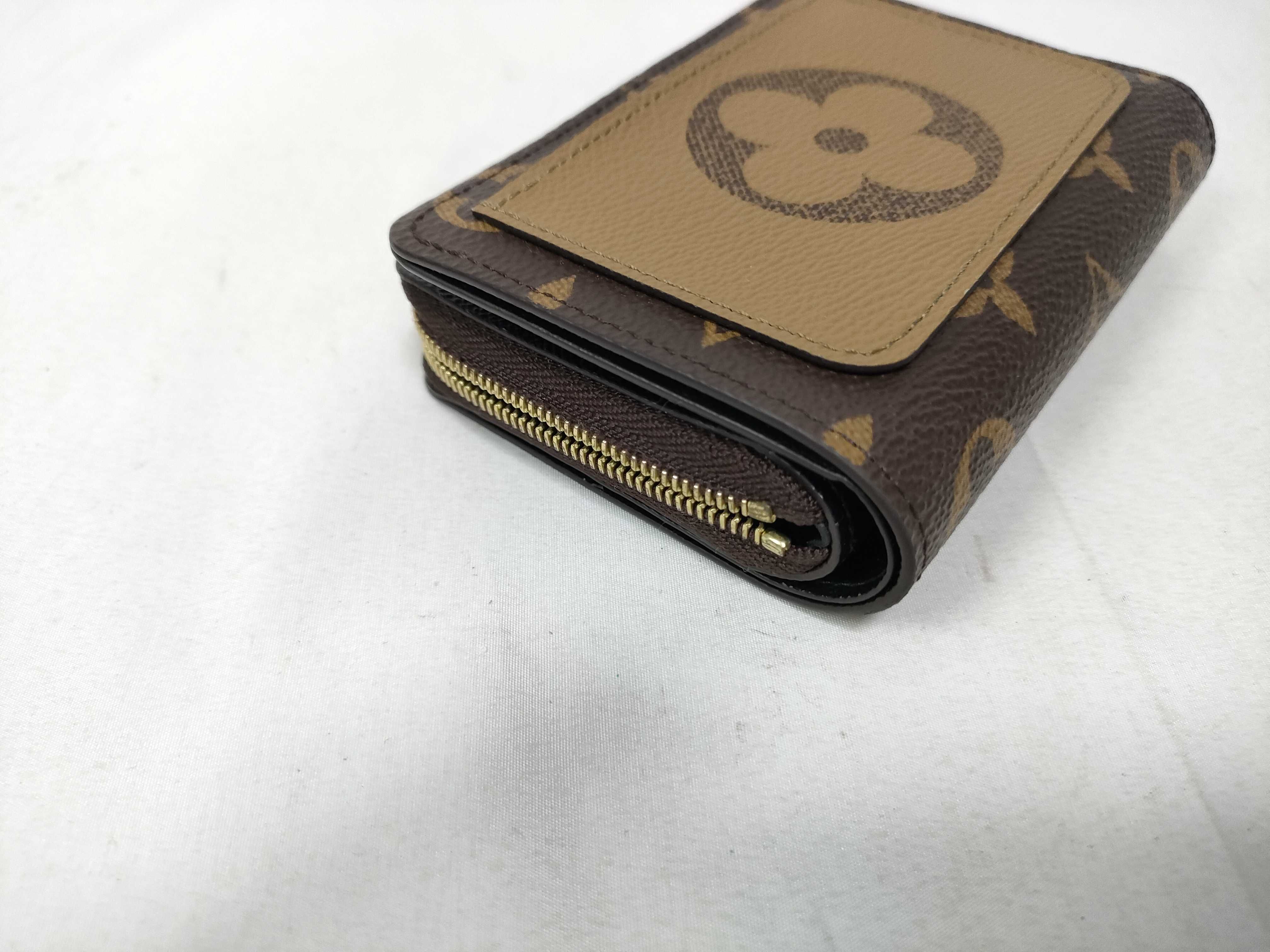 Monogram Louis Vuitton Excellent Condition Monogram Reverse Giant Portefeuille Lou Bi-fold Wallet M81461 RFID Wallet — view 4
