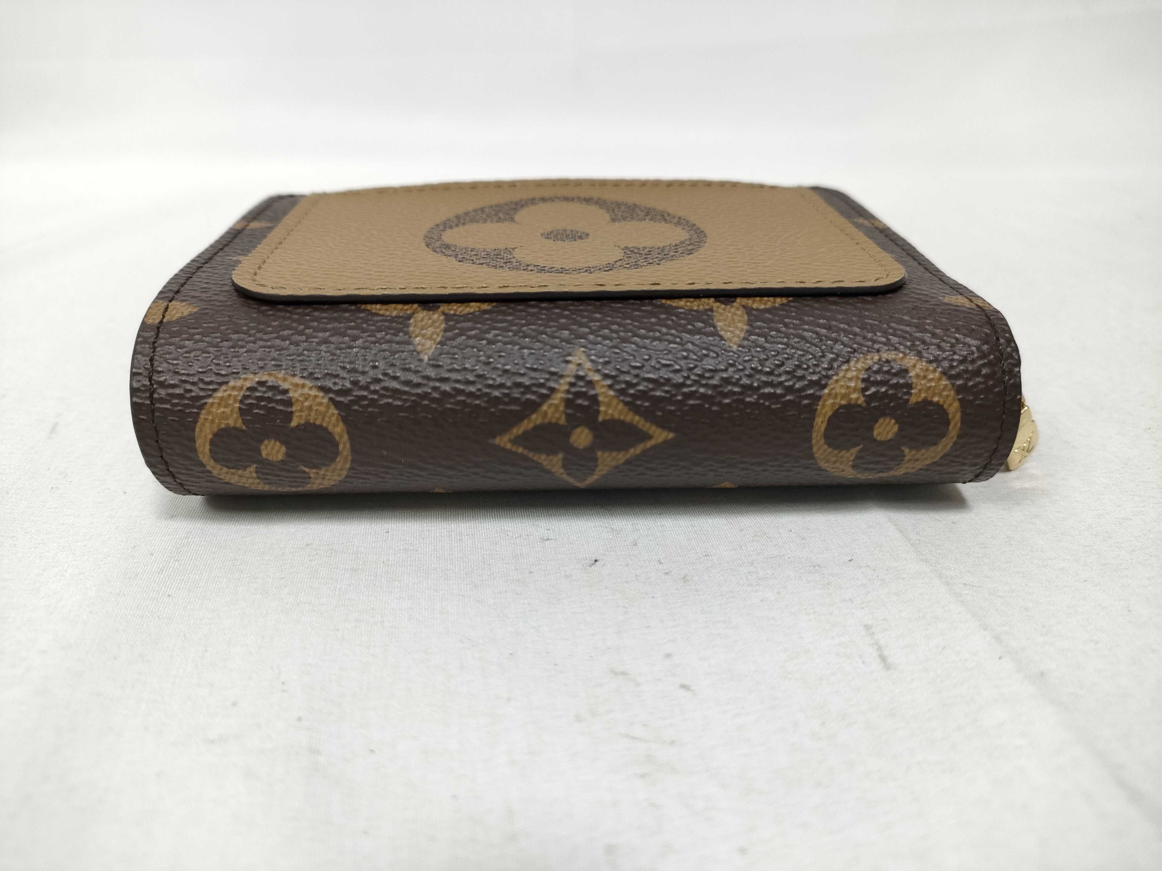 Monogram Louis Vuitton Excellent Condition Monogram Reverse Giant Portefeuille Lou Bi-fold Wallet M81461 RFID Wallet — view 5