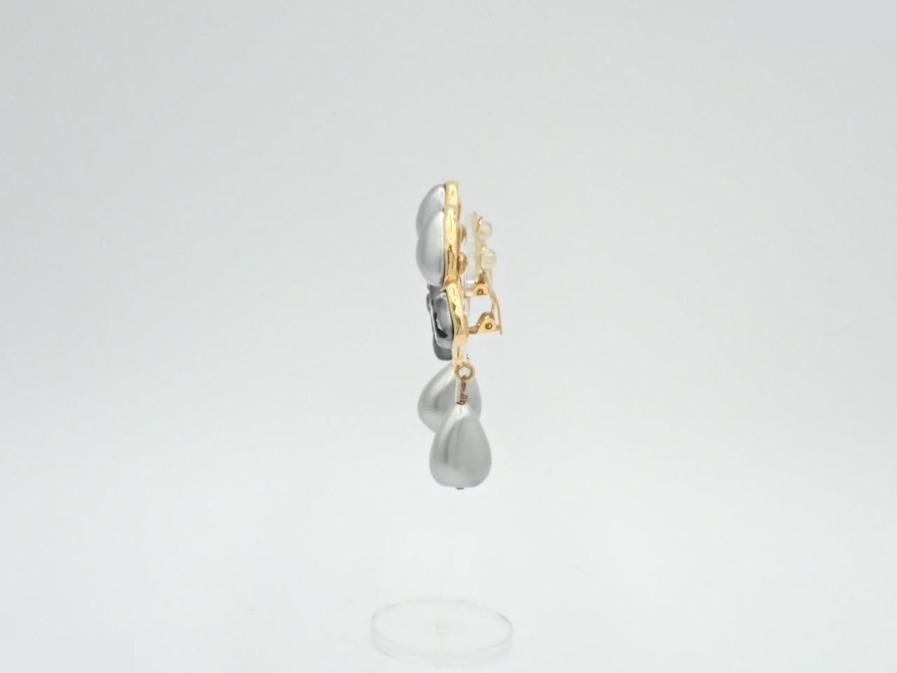 Earrings — view 3