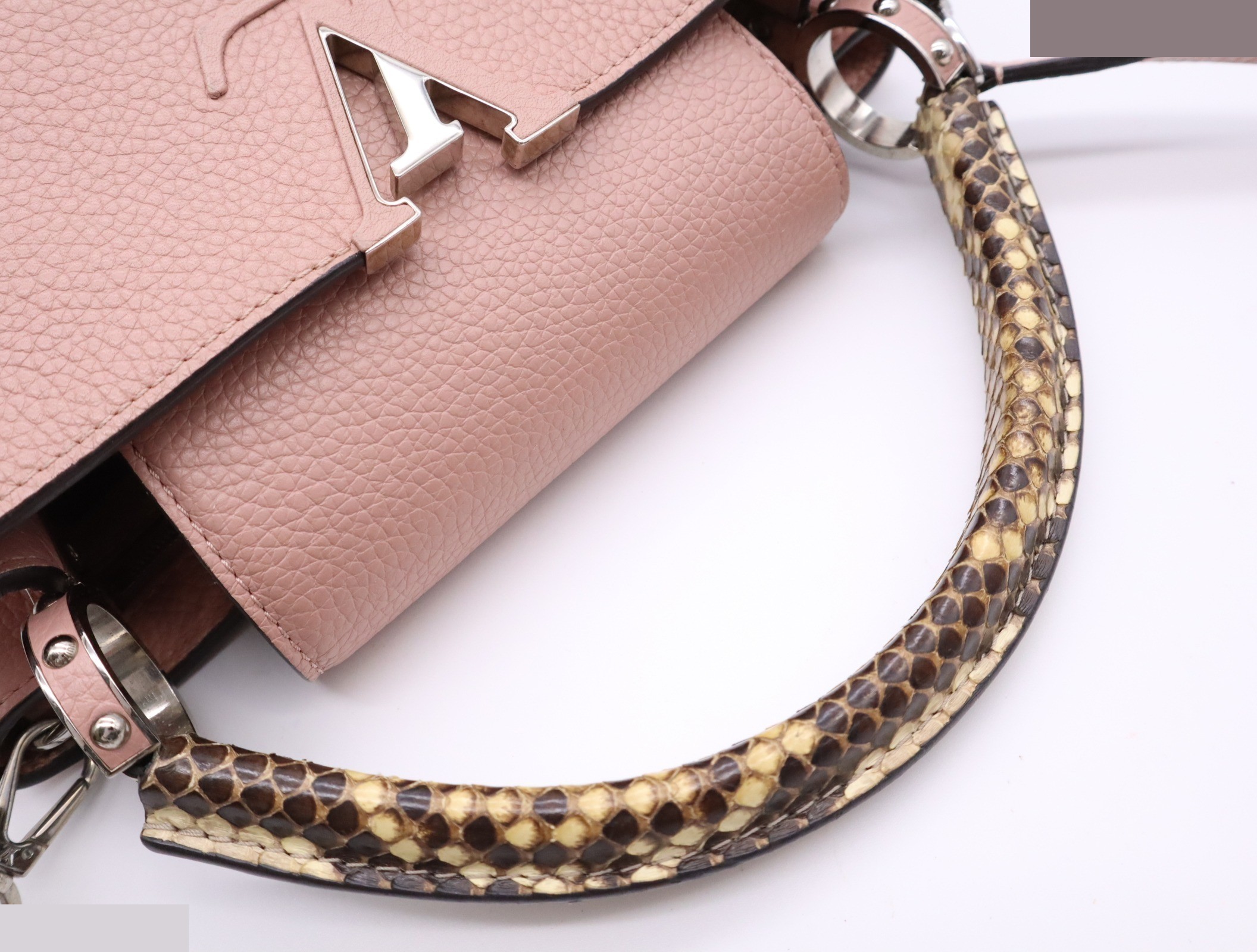 Capucines PM Magnolia bag, with shoulder strap, dust bag, and box. RFID verified. — view 7
